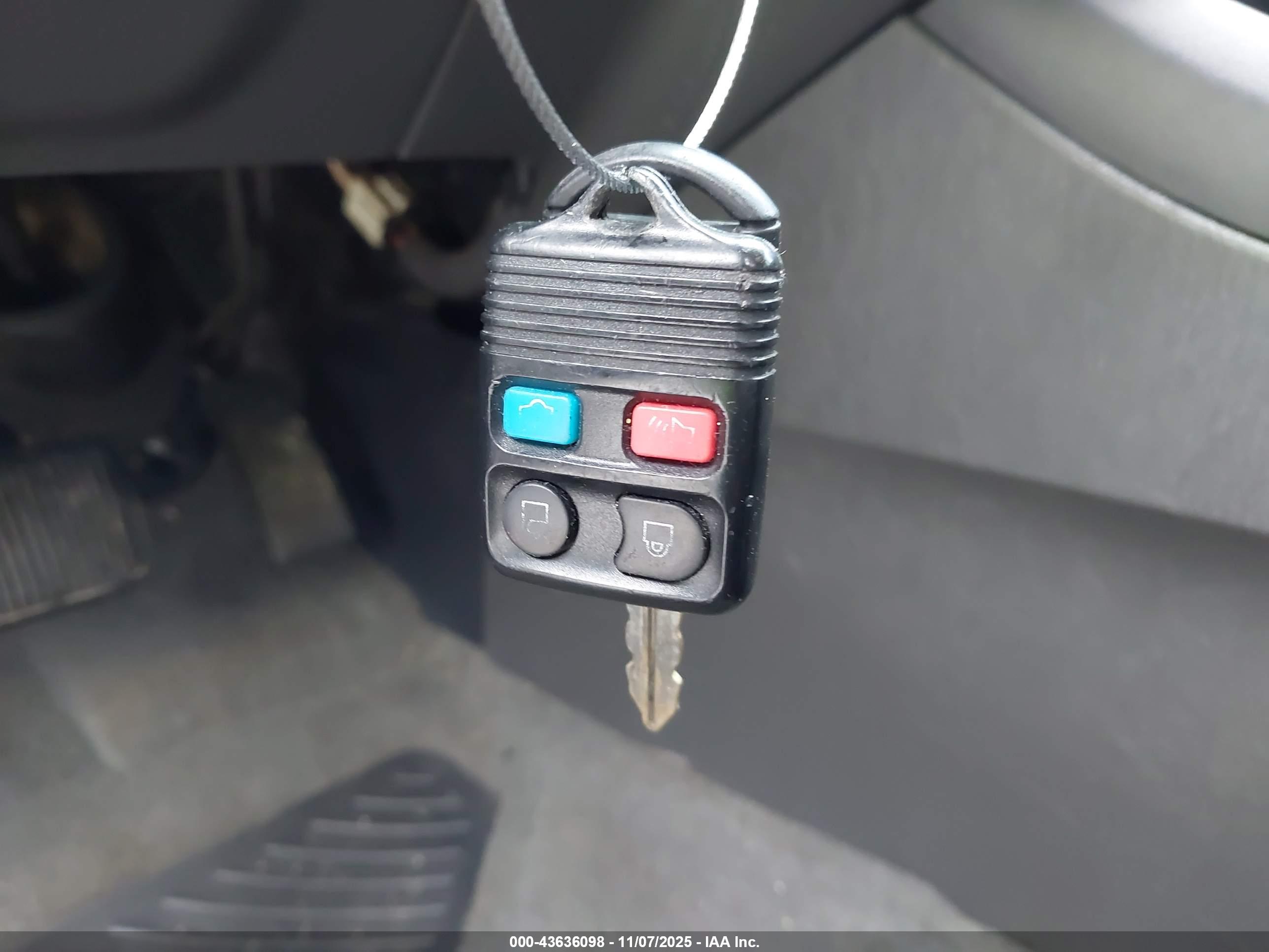 FORD ESCAPE image 11