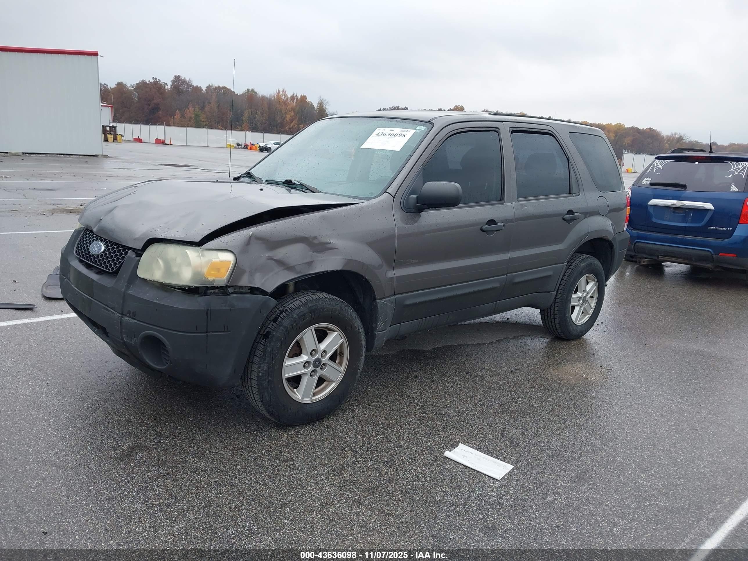 FORD ESCAPE image 2