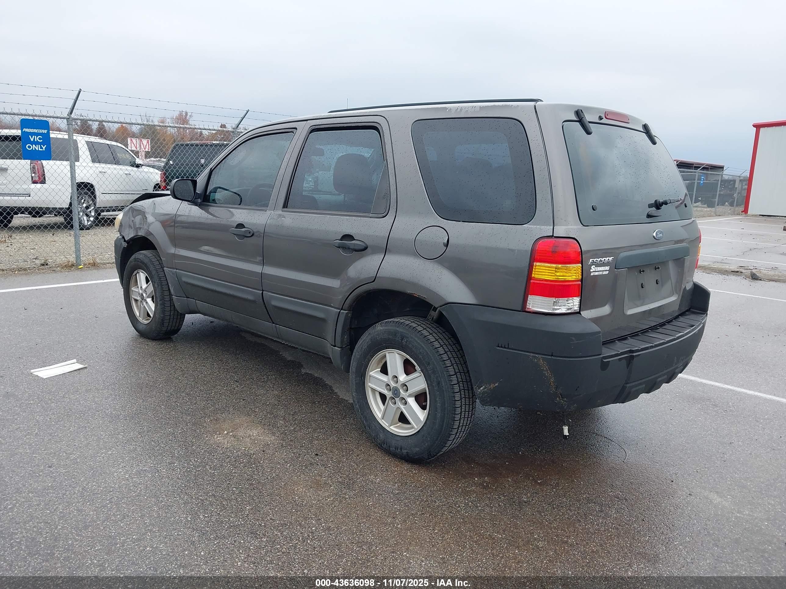 FORD ESCAPE image 3