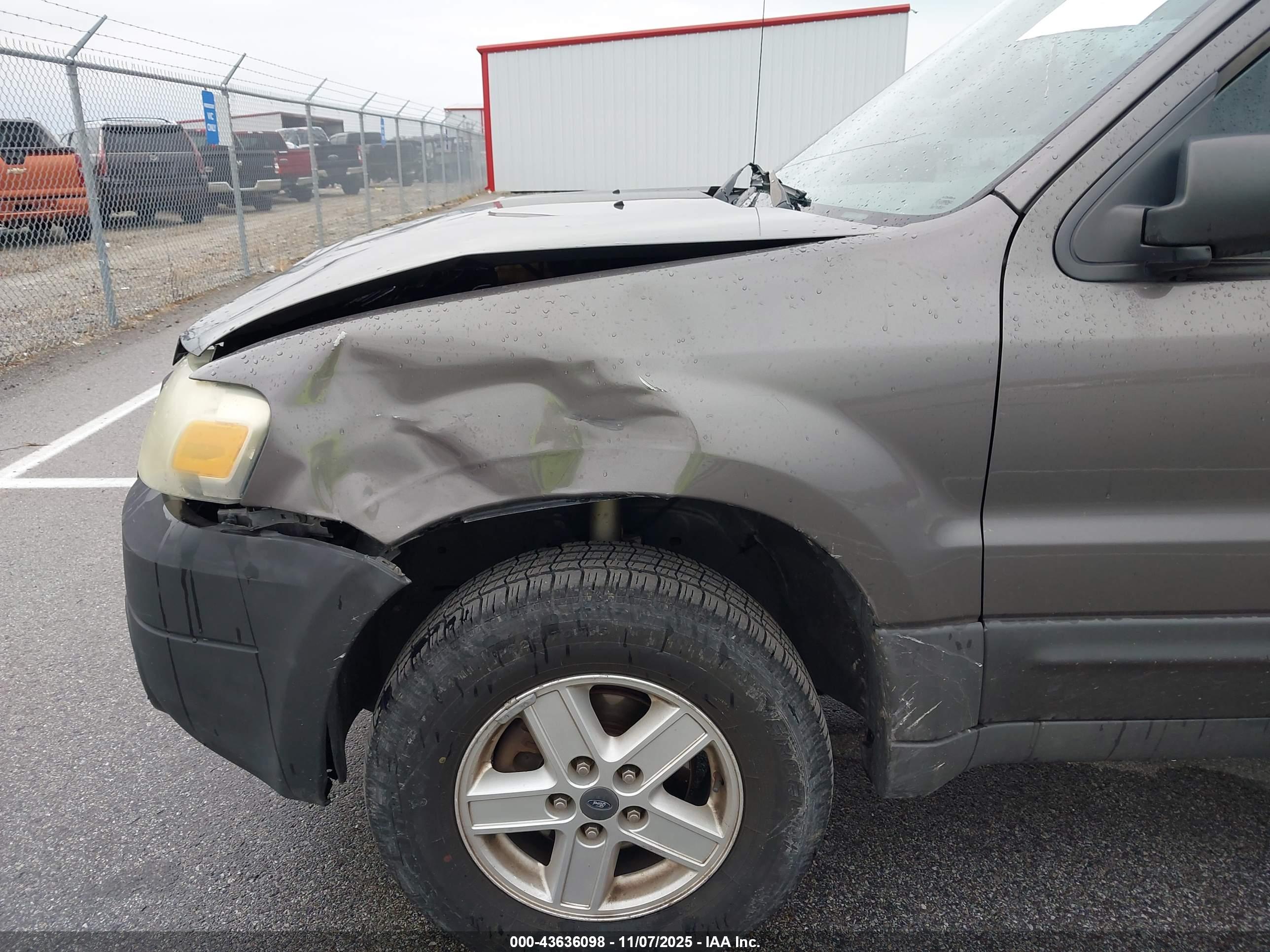 FORD ESCAPE image 6