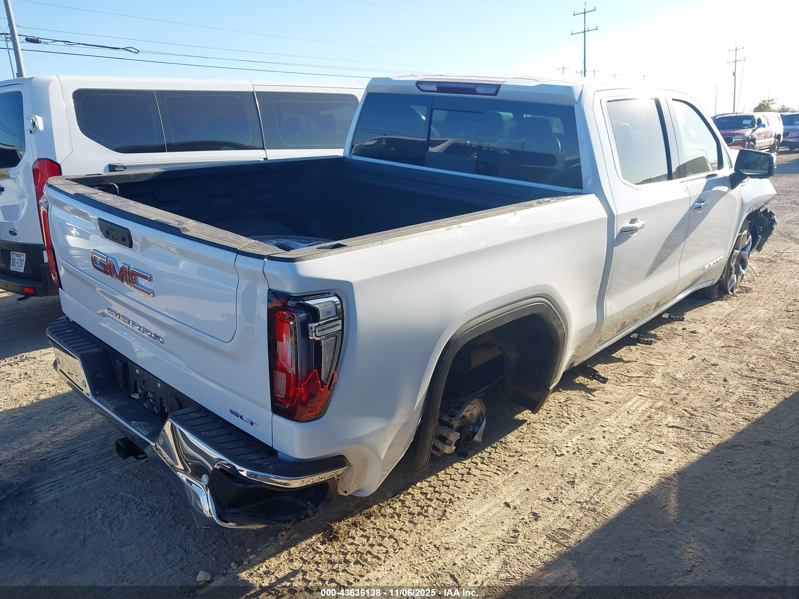 GMC SIERRA image 4
