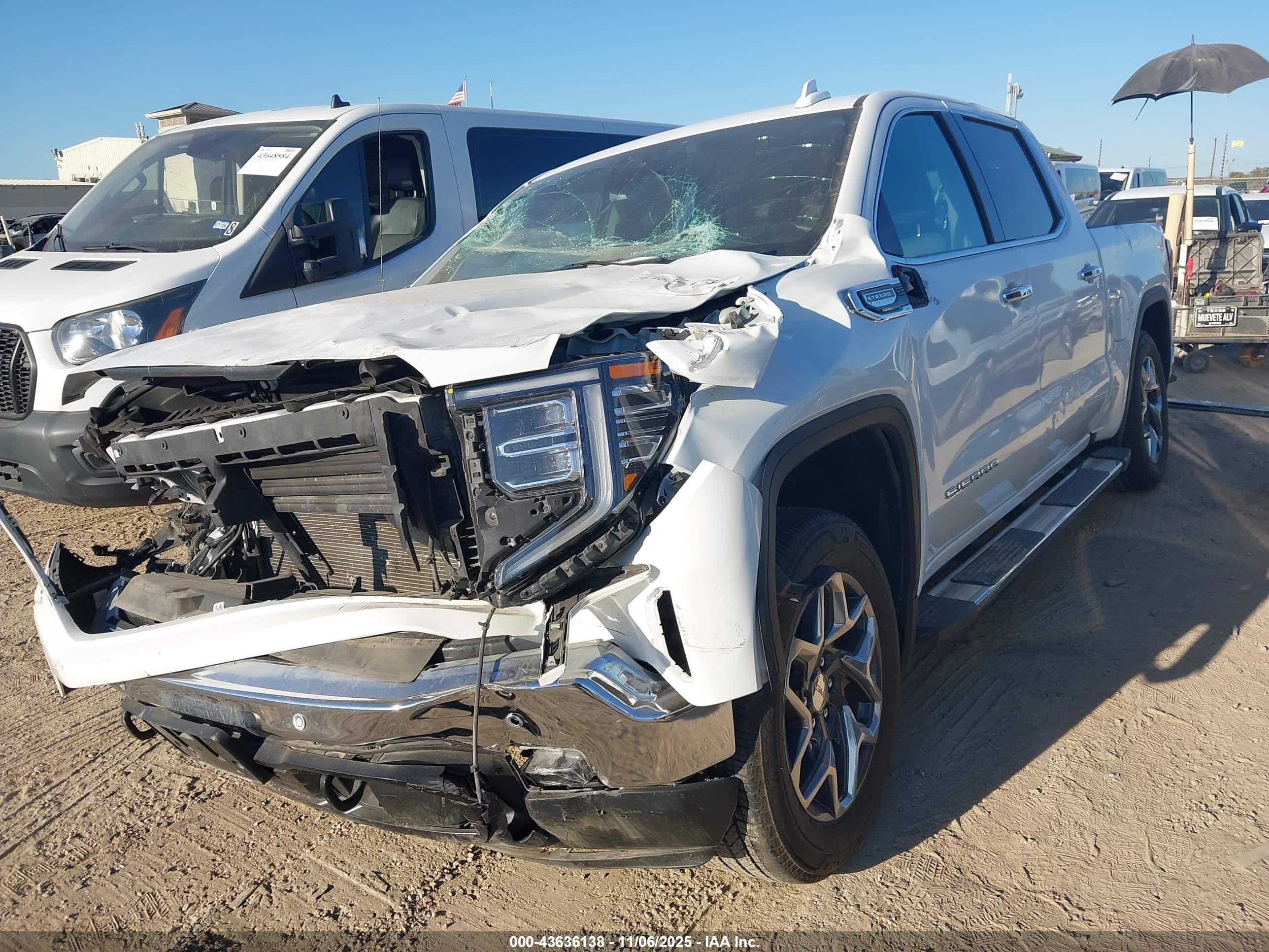GMC SIERRA image 6