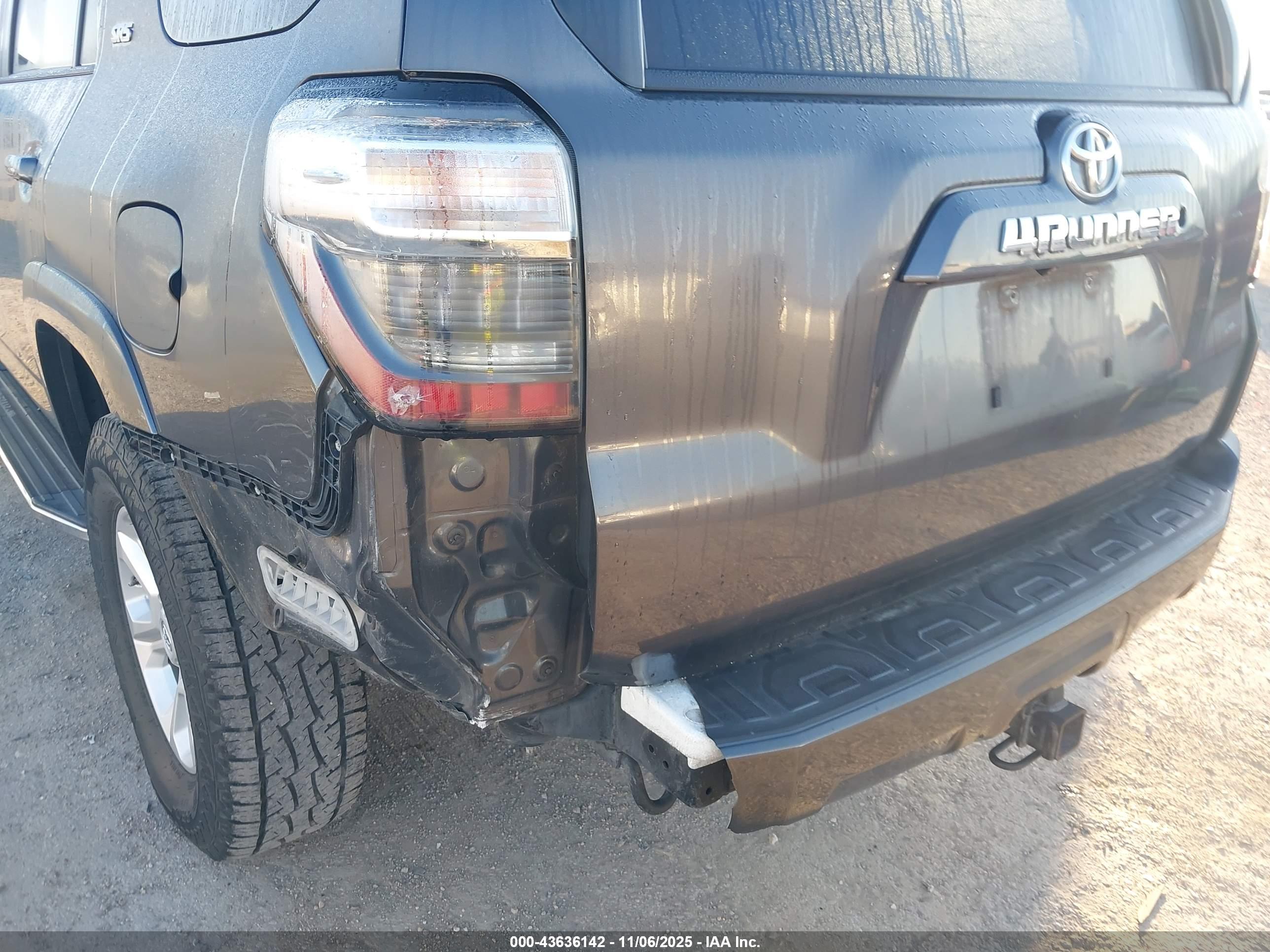 TOYOTA 4RUNNER image 6