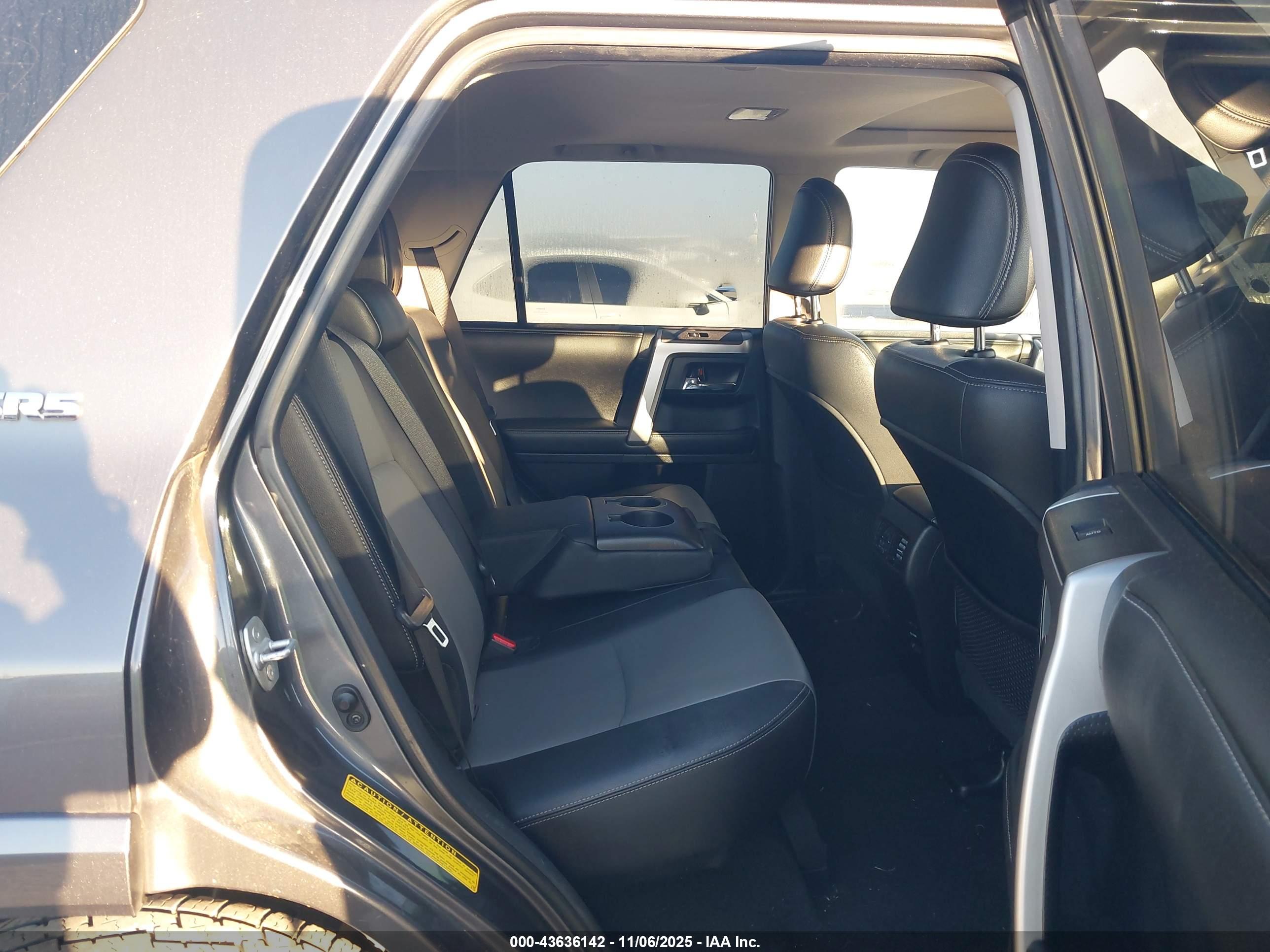 TOYOTA 4RUNNER image 8