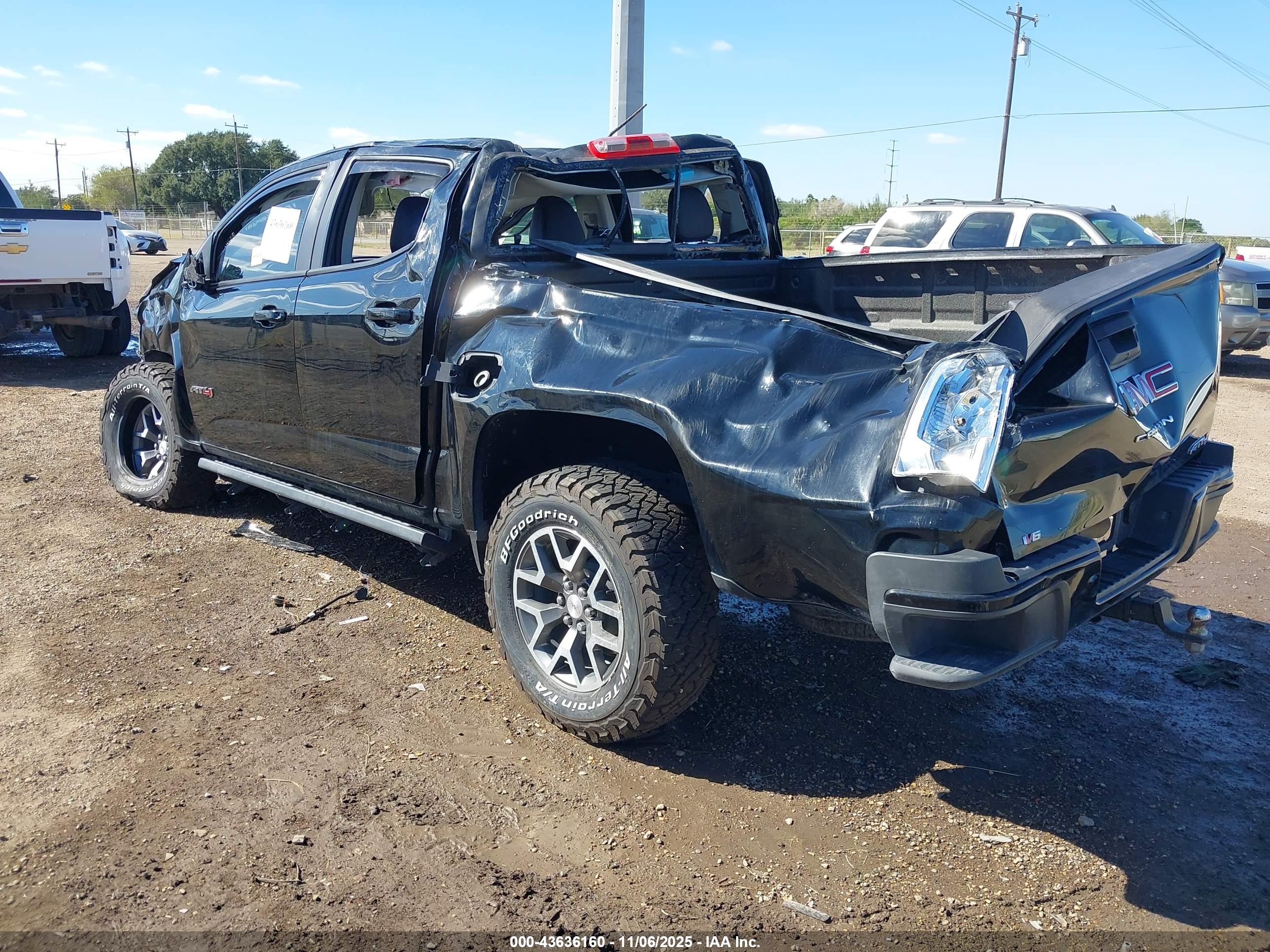 GMC CANYON image 3
