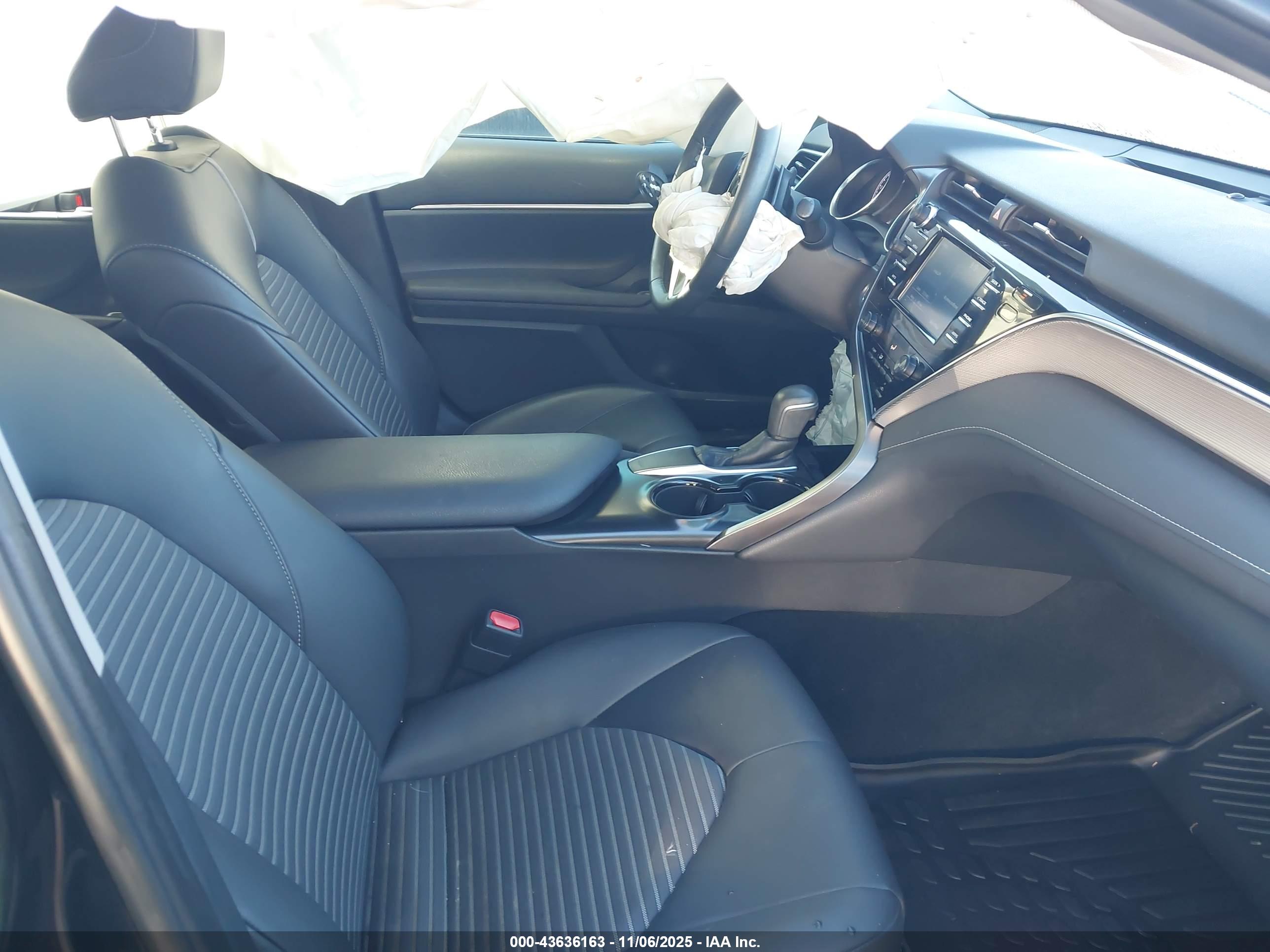 TOYOTA CAMRY image 5