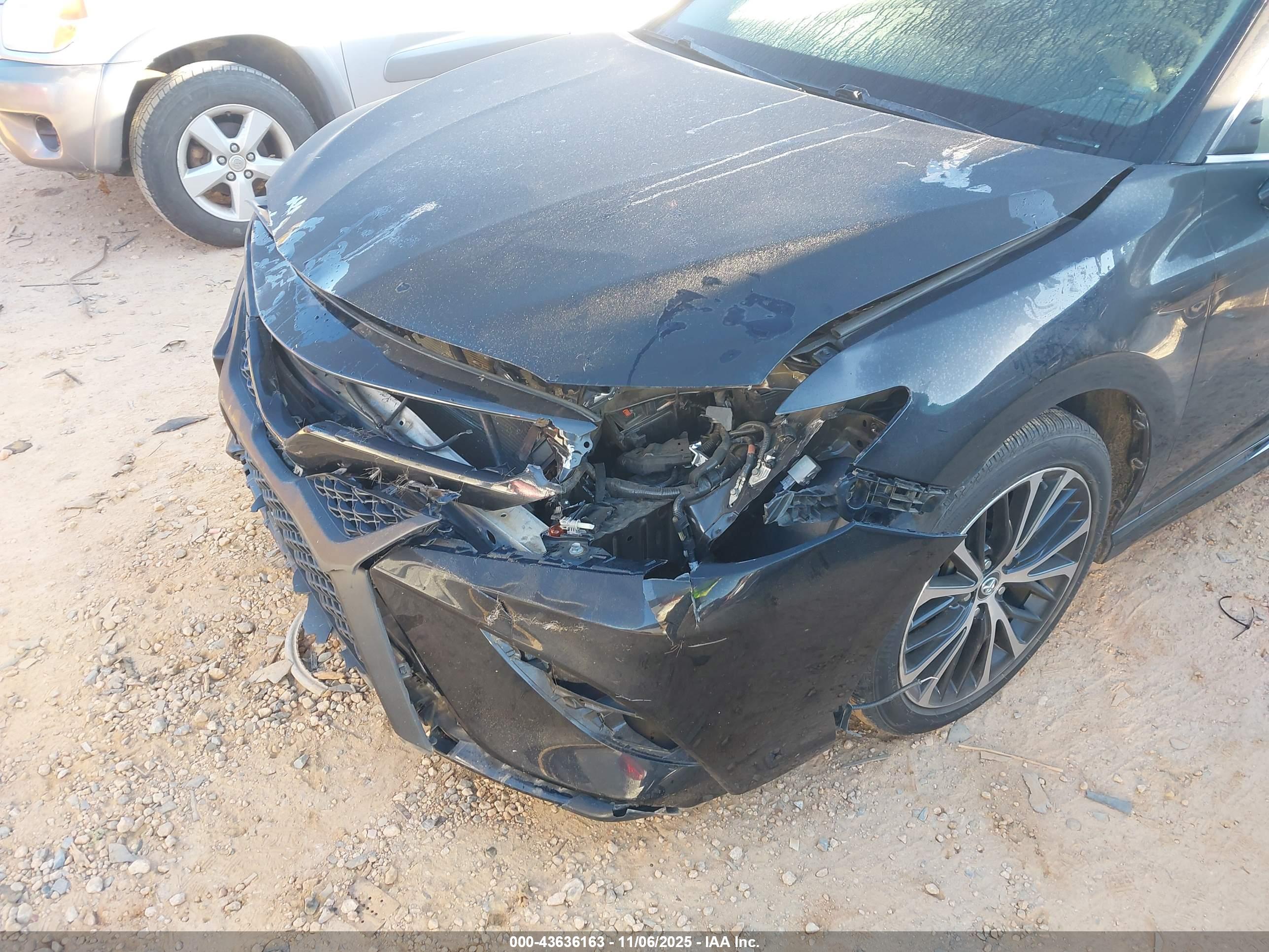 TOYOTA CAMRY image 6
