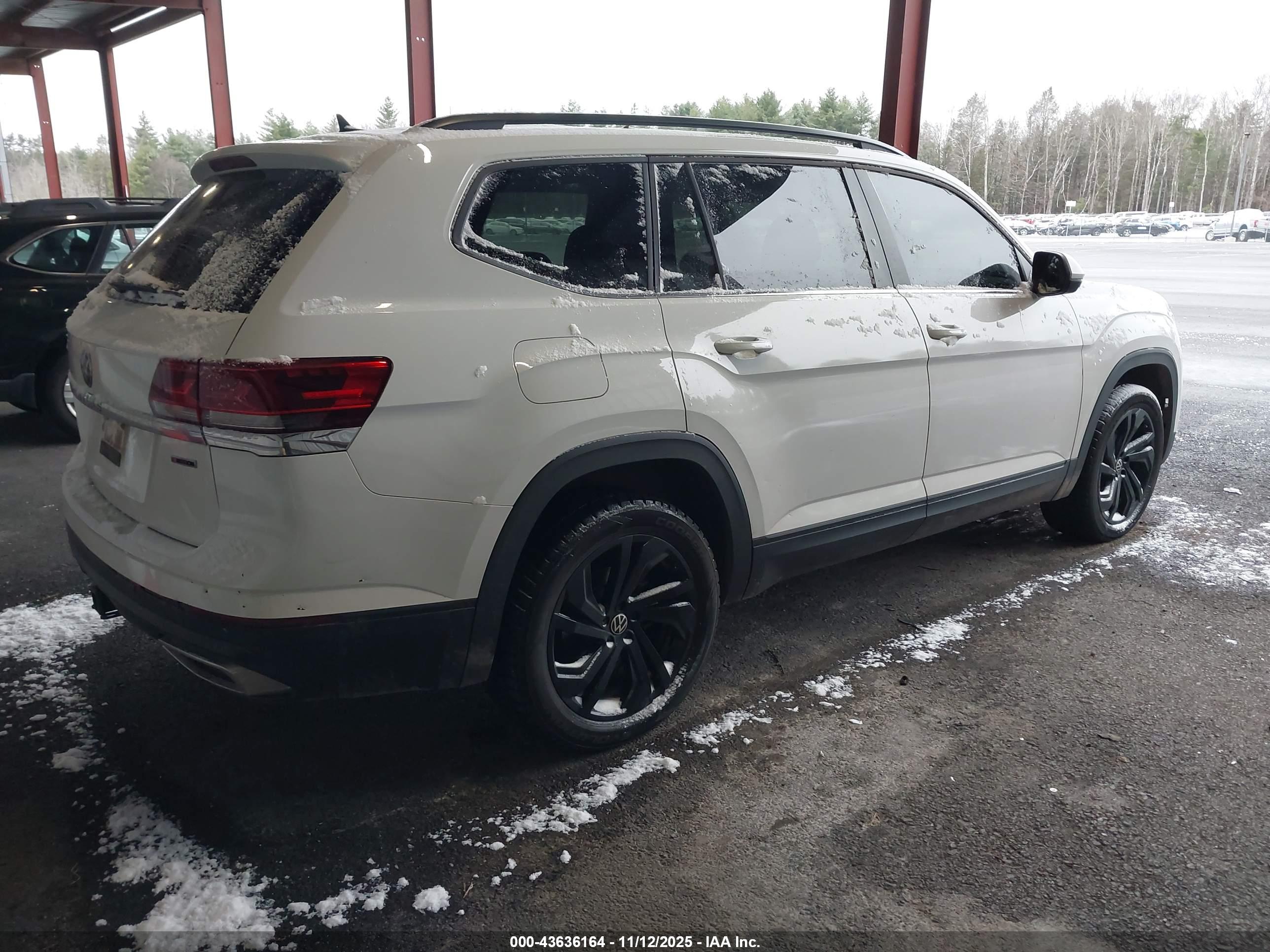 VOLKSWAGEN ATLAS image 4