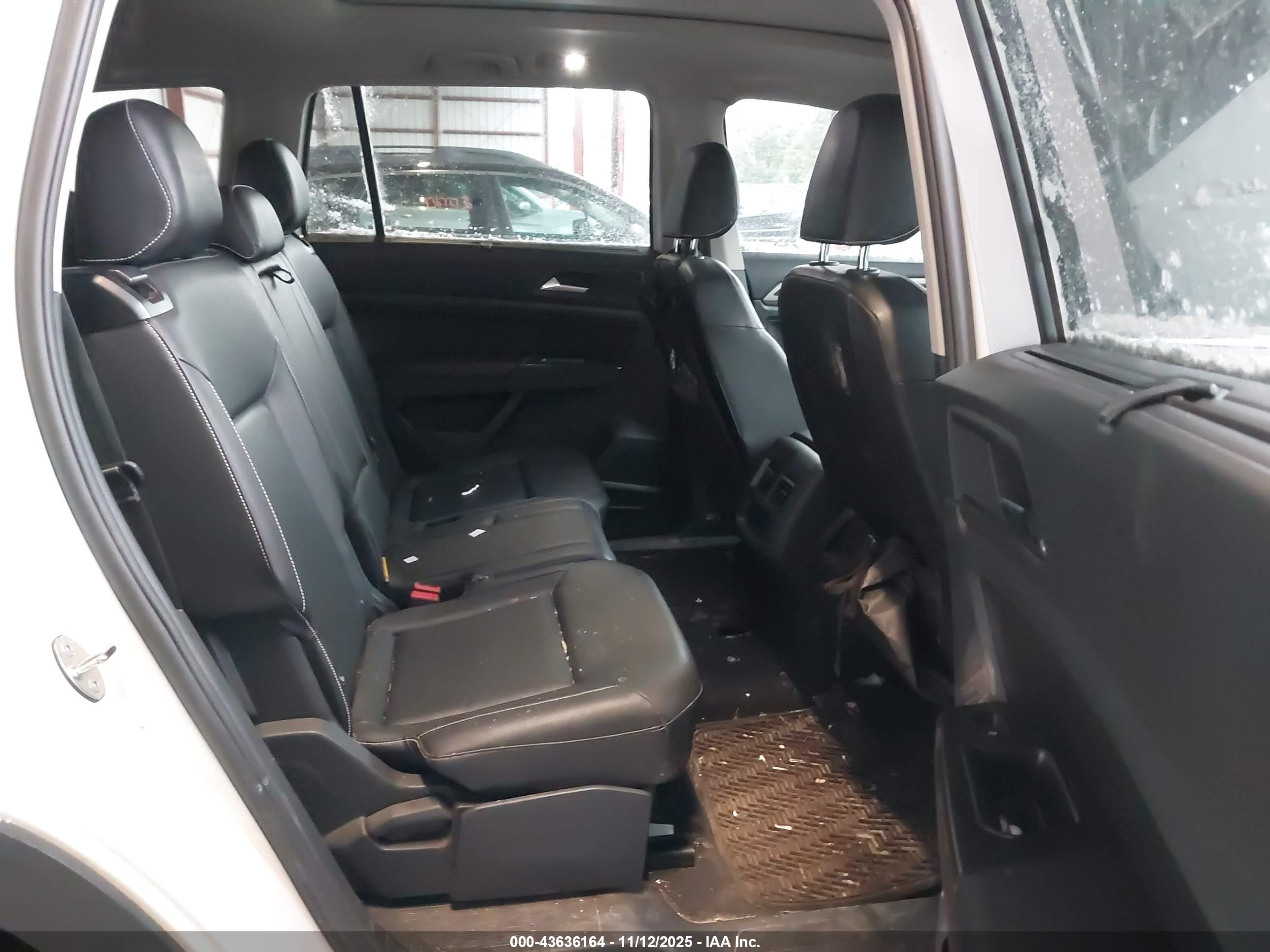 VOLKSWAGEN ATLAS image 8