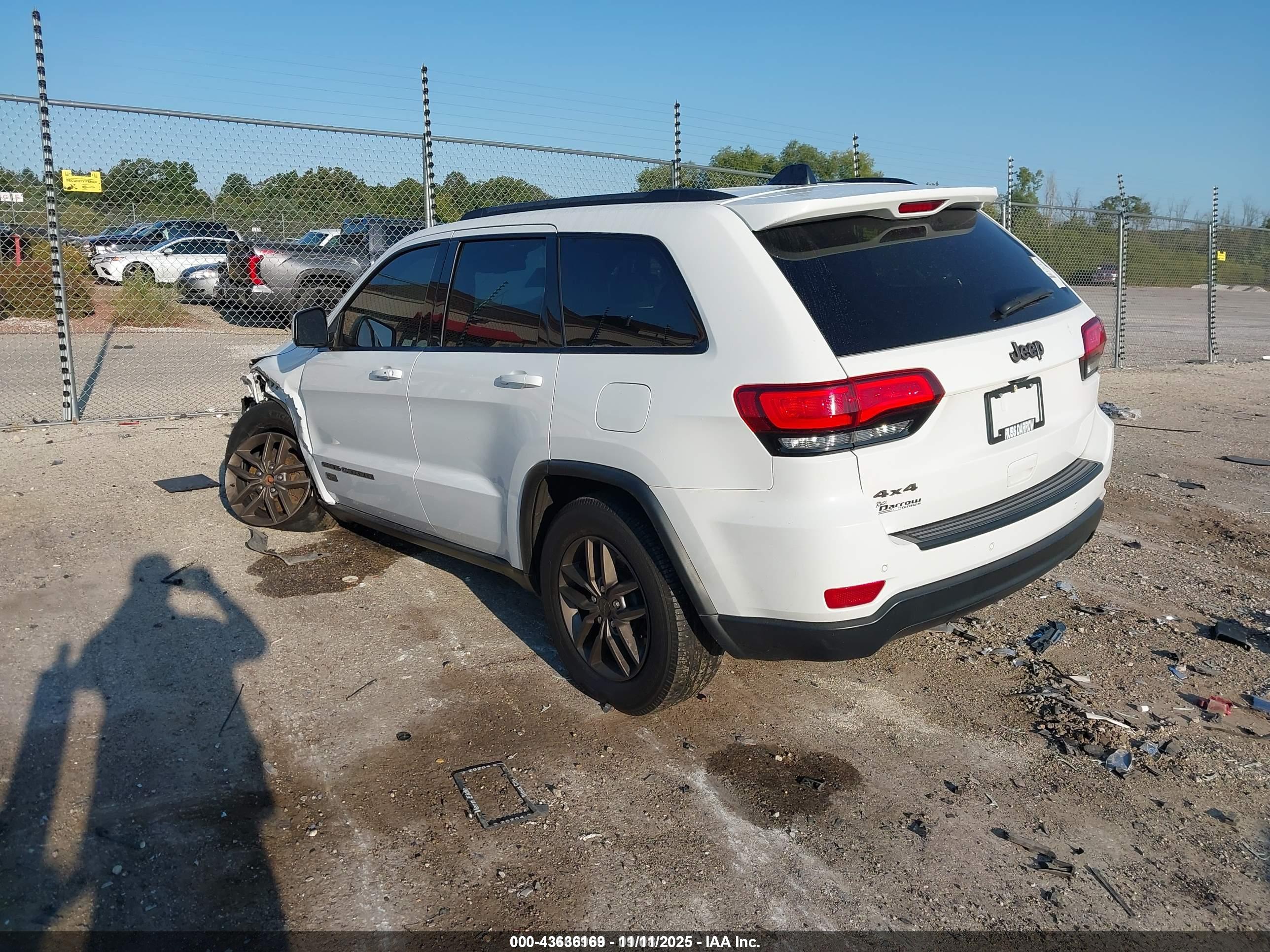 JEEP GRAND image 3