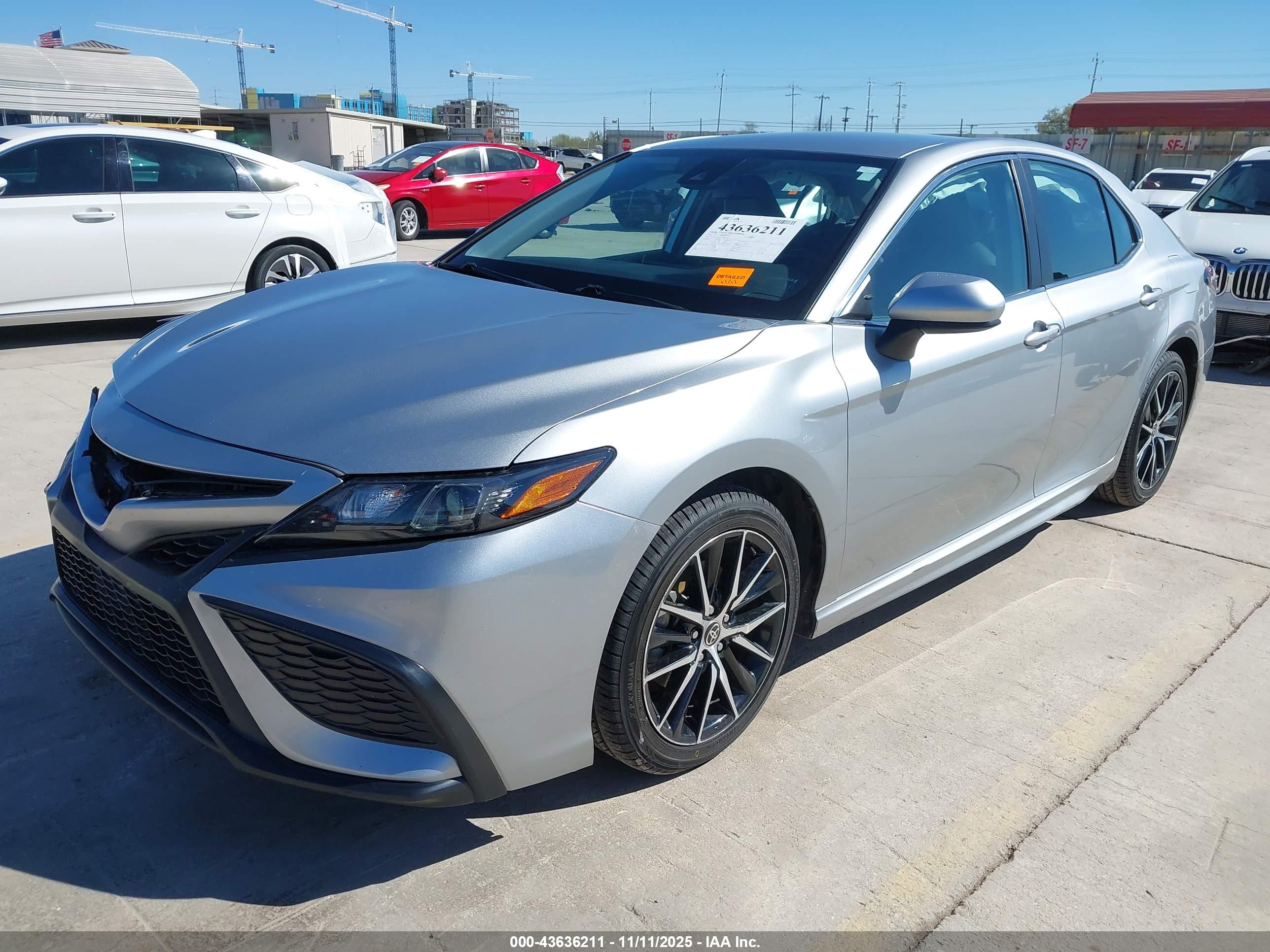 TOYOTA CAMRY image 2