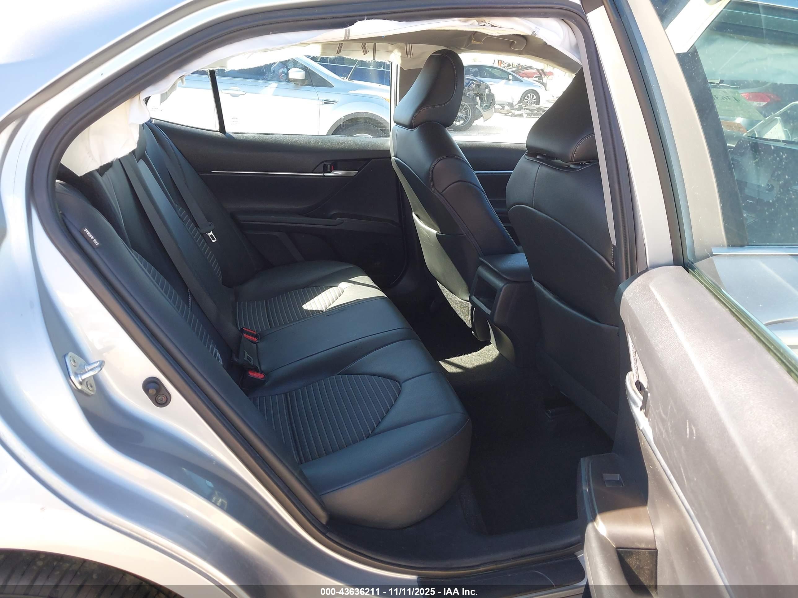 TOYOTA CAMRY image 8