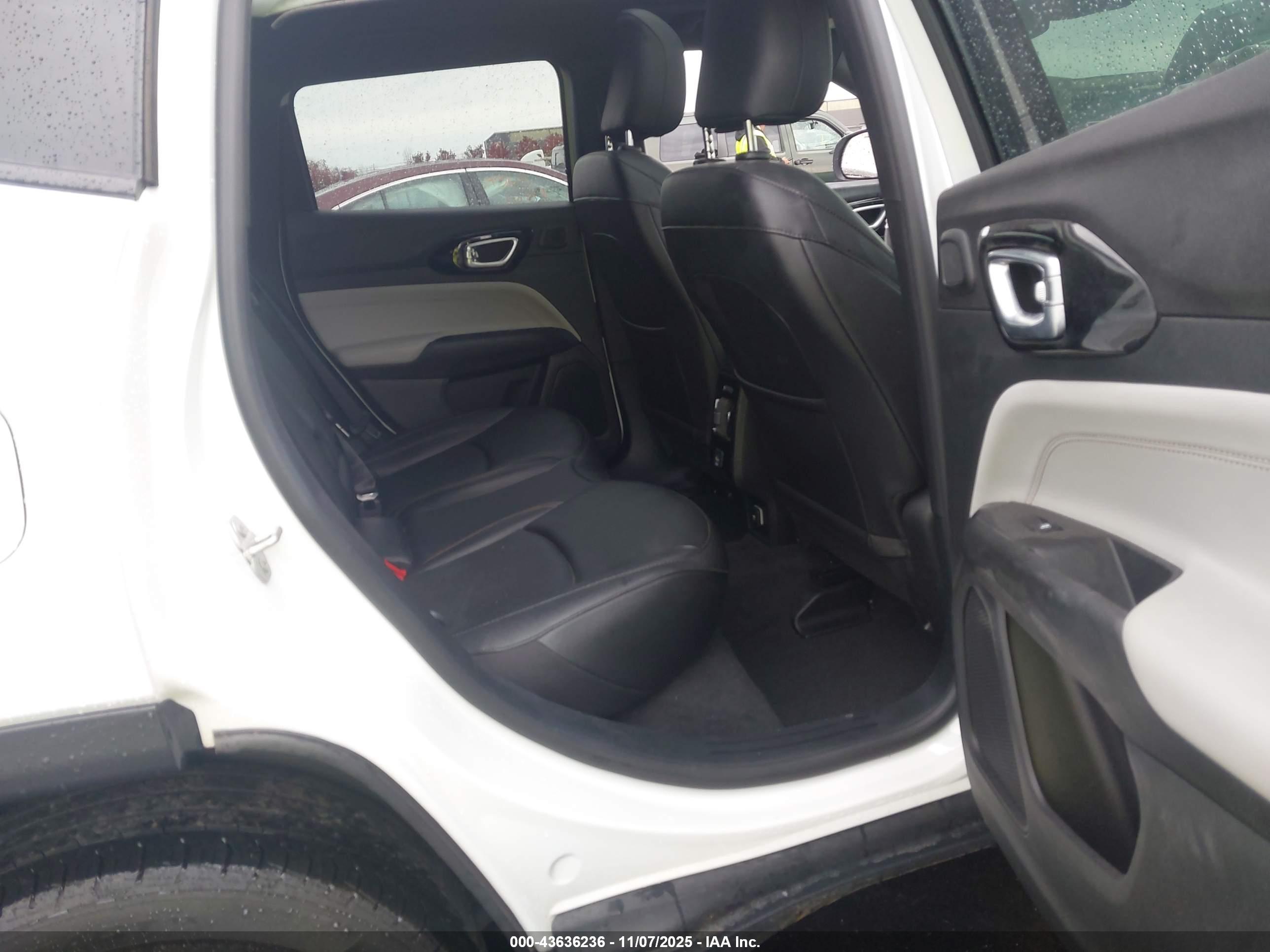 JEEP COMPASS image 8