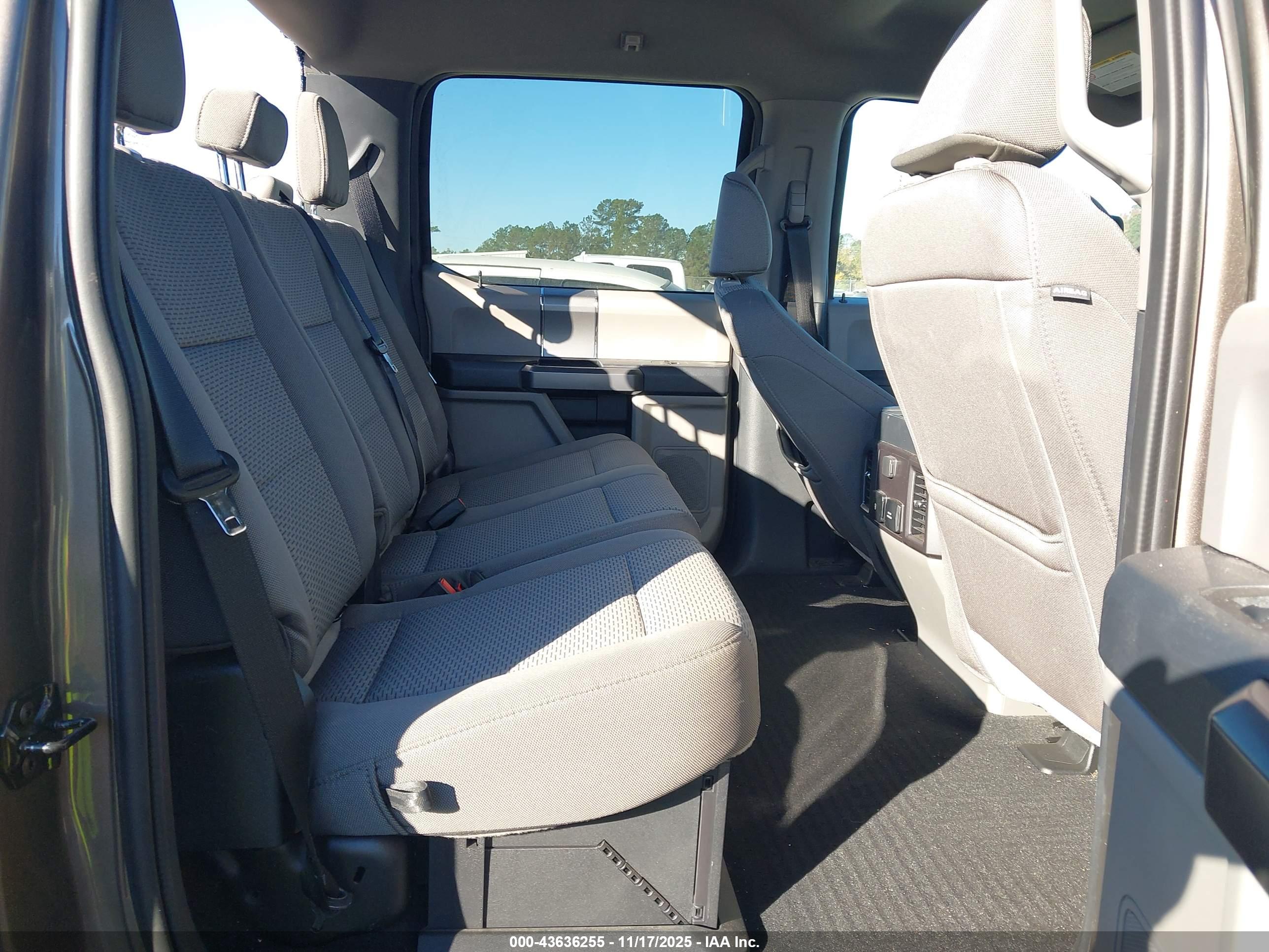 FORD F-250 image 8