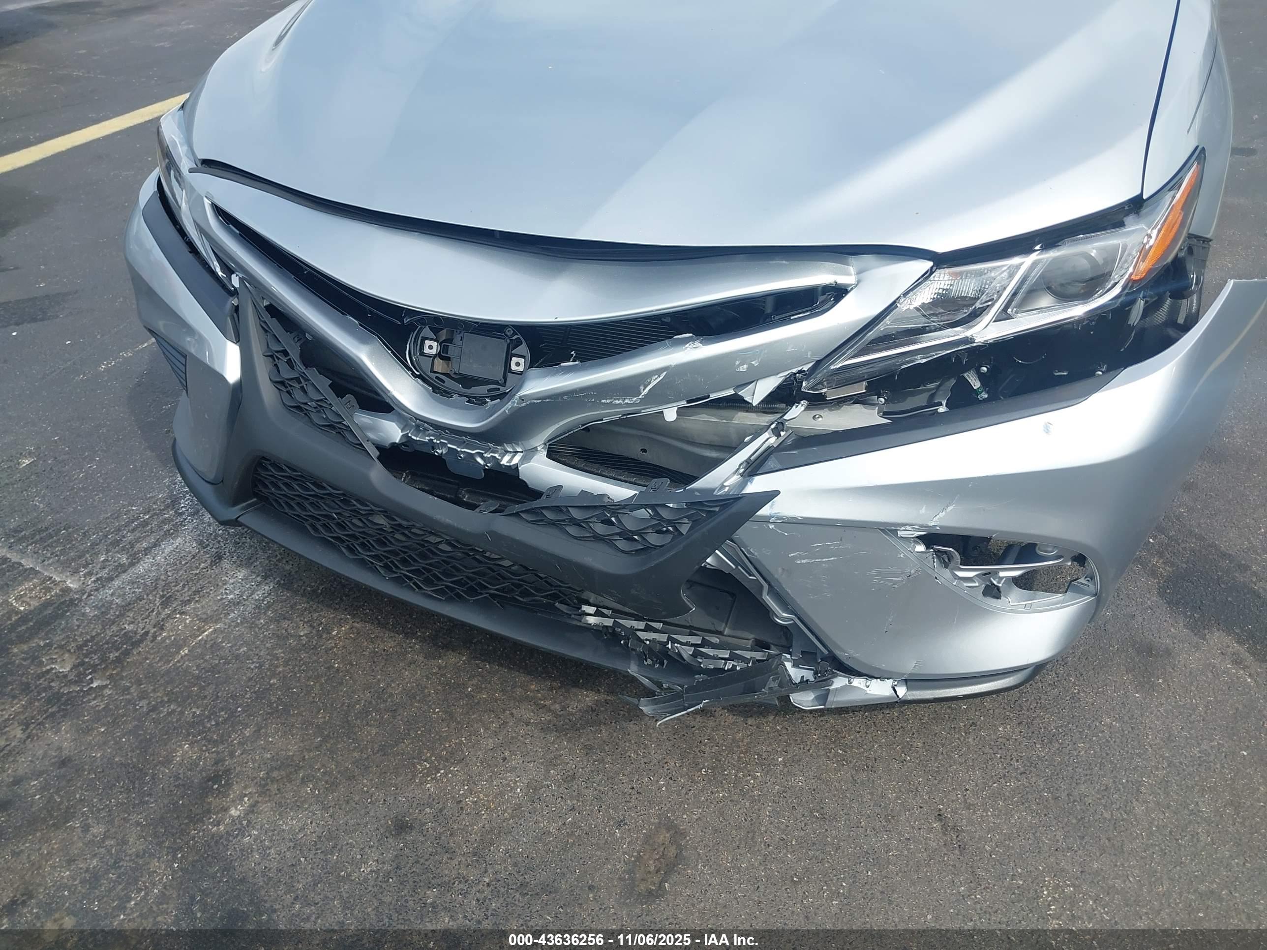 TOYOTA CAMRY image 6