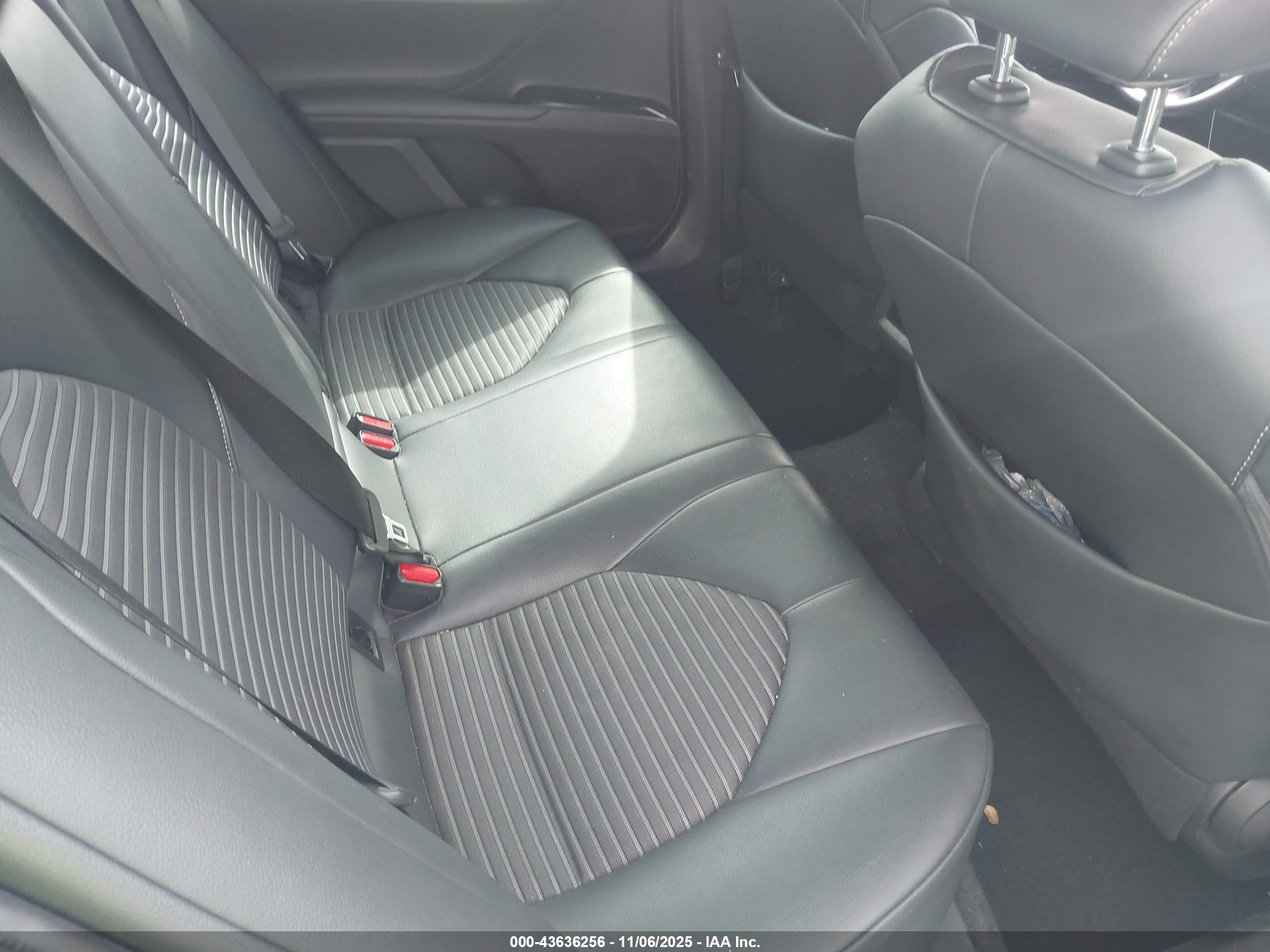 TOYOTA CAMRY image 8