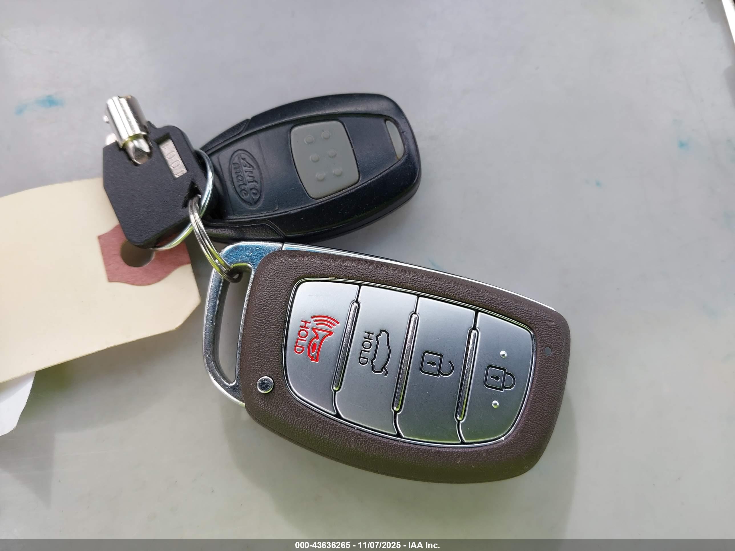 HYUNDAI ELANTRA image 11