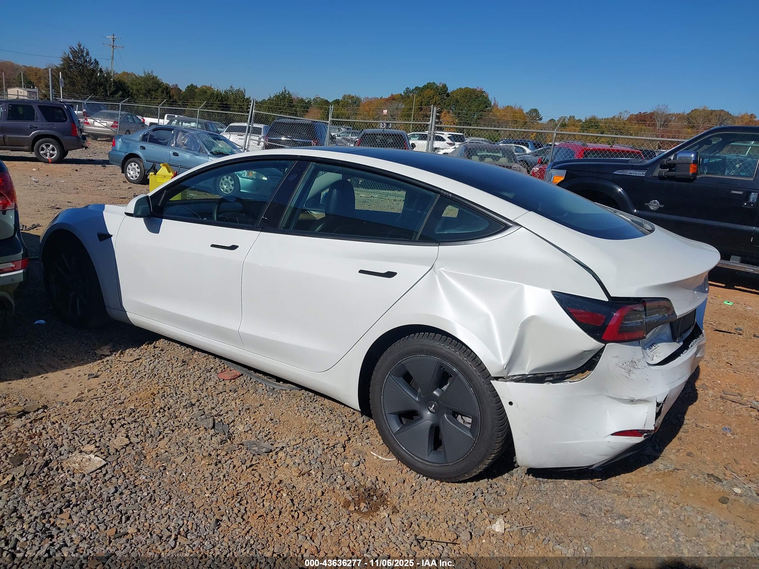TESLA MODEL image 3