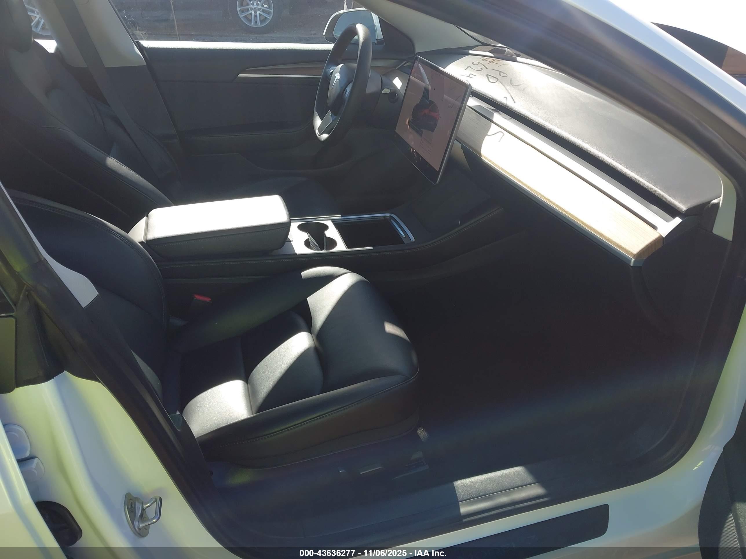 TESLA MODEL image 5