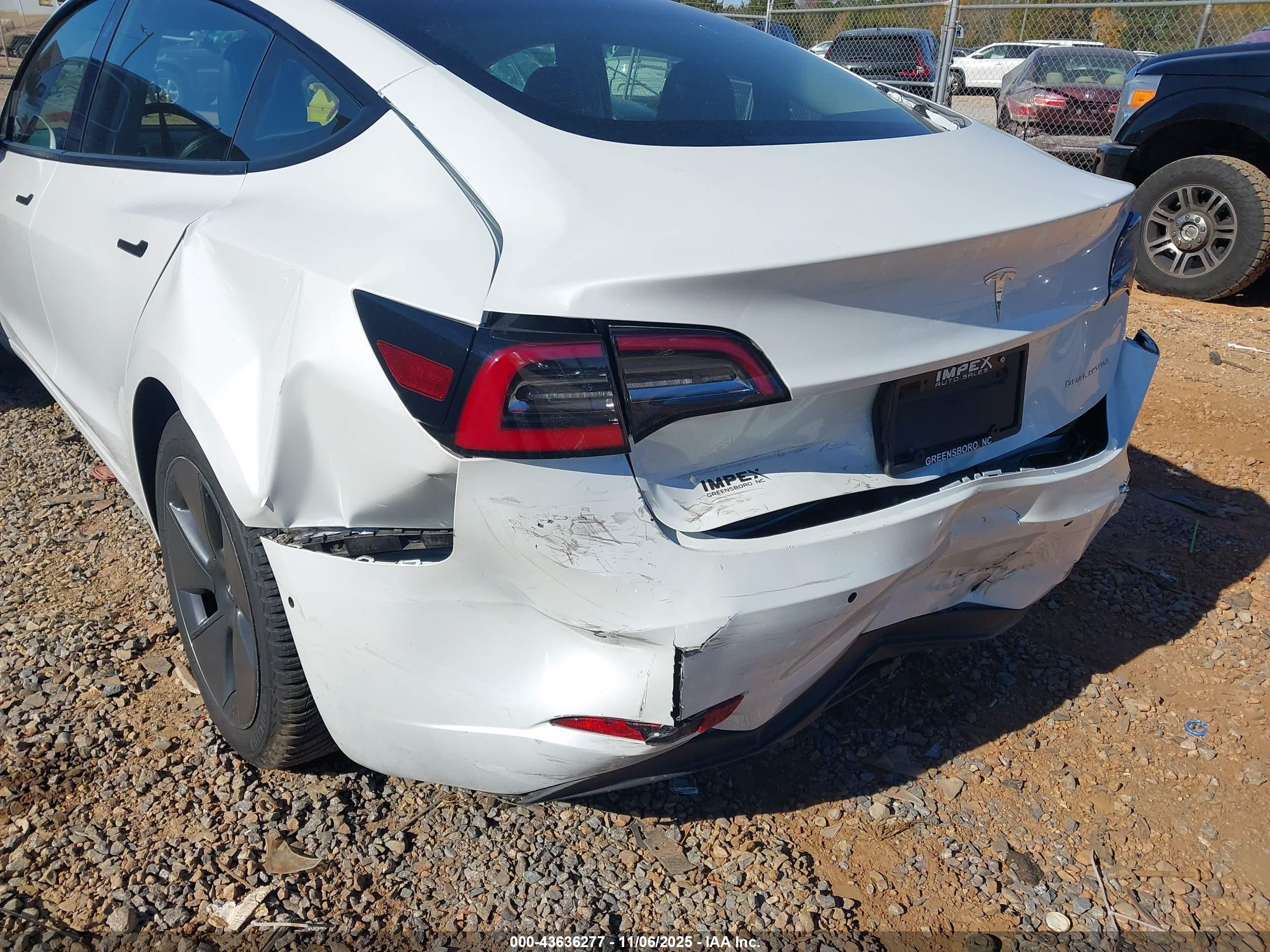 TESLA MODEL image 6