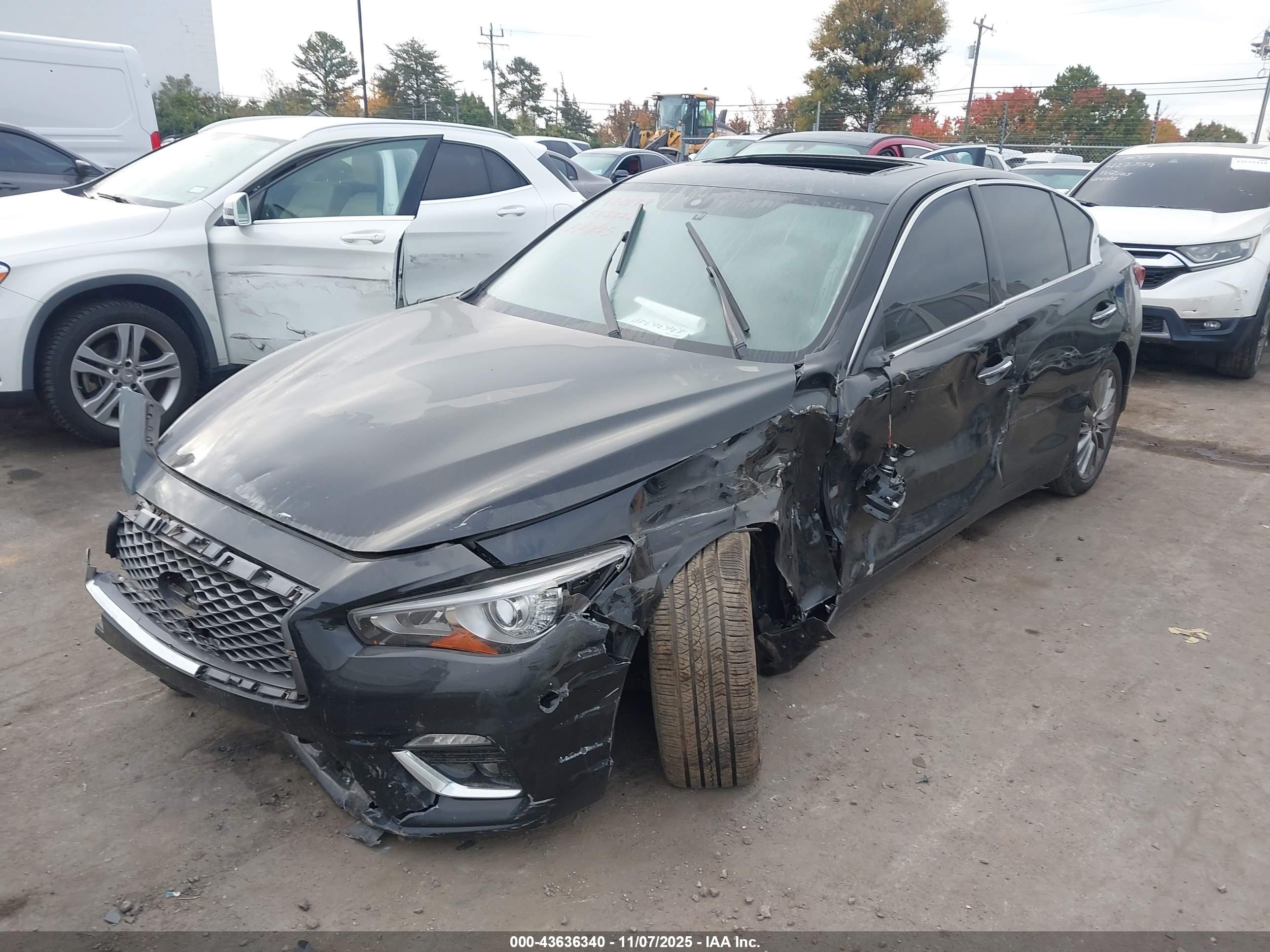 INFINITI Q50 image 2