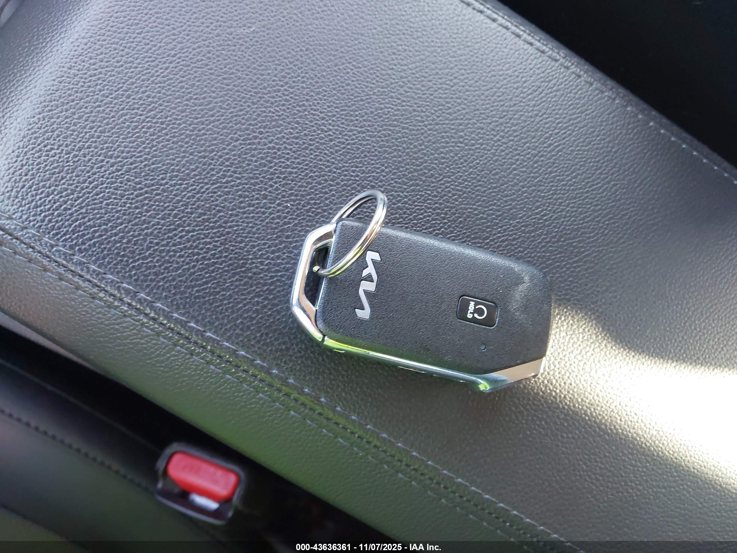 KIA SPORTAGE image 11