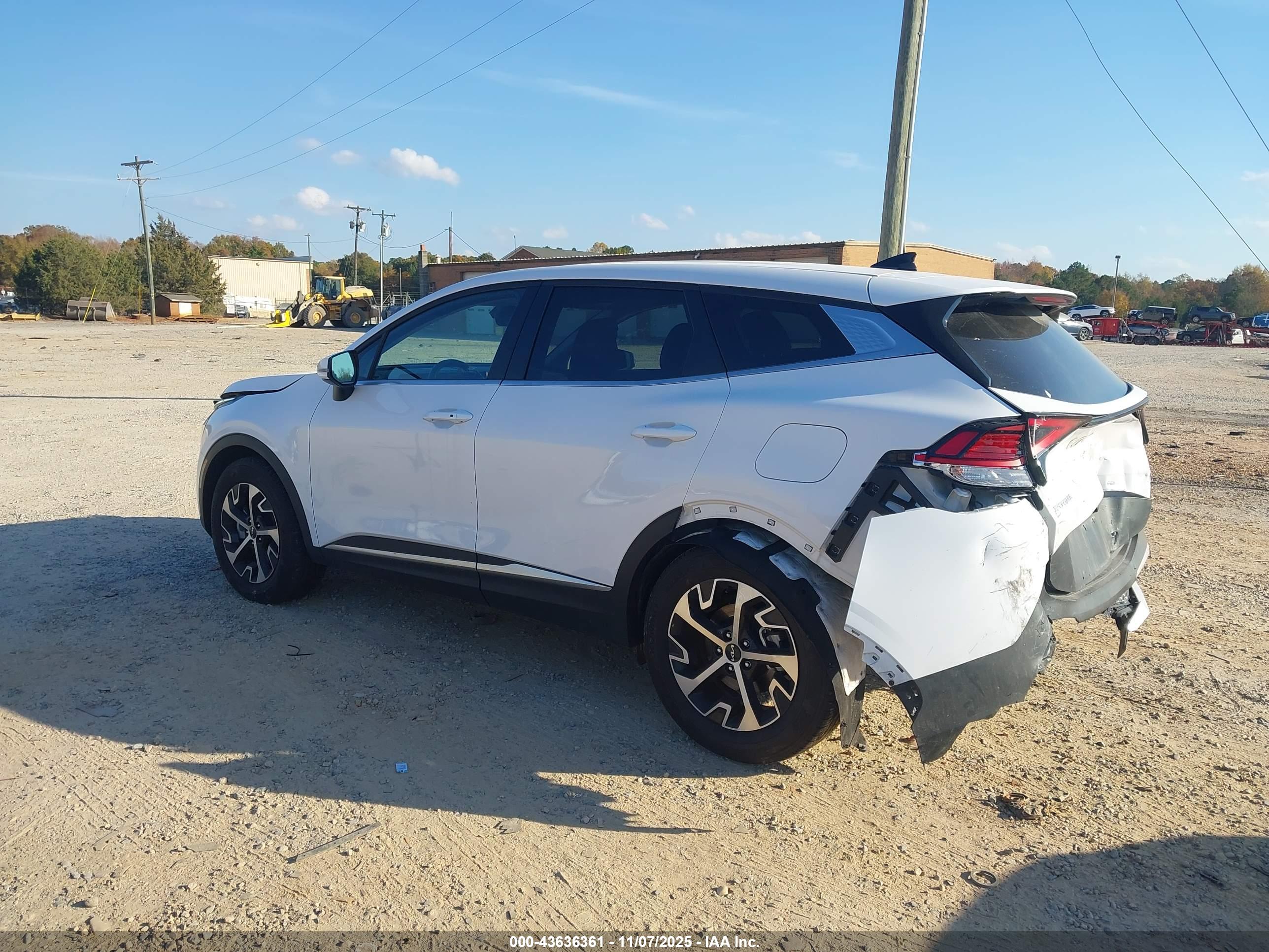 KIA SPORTAGE image 3