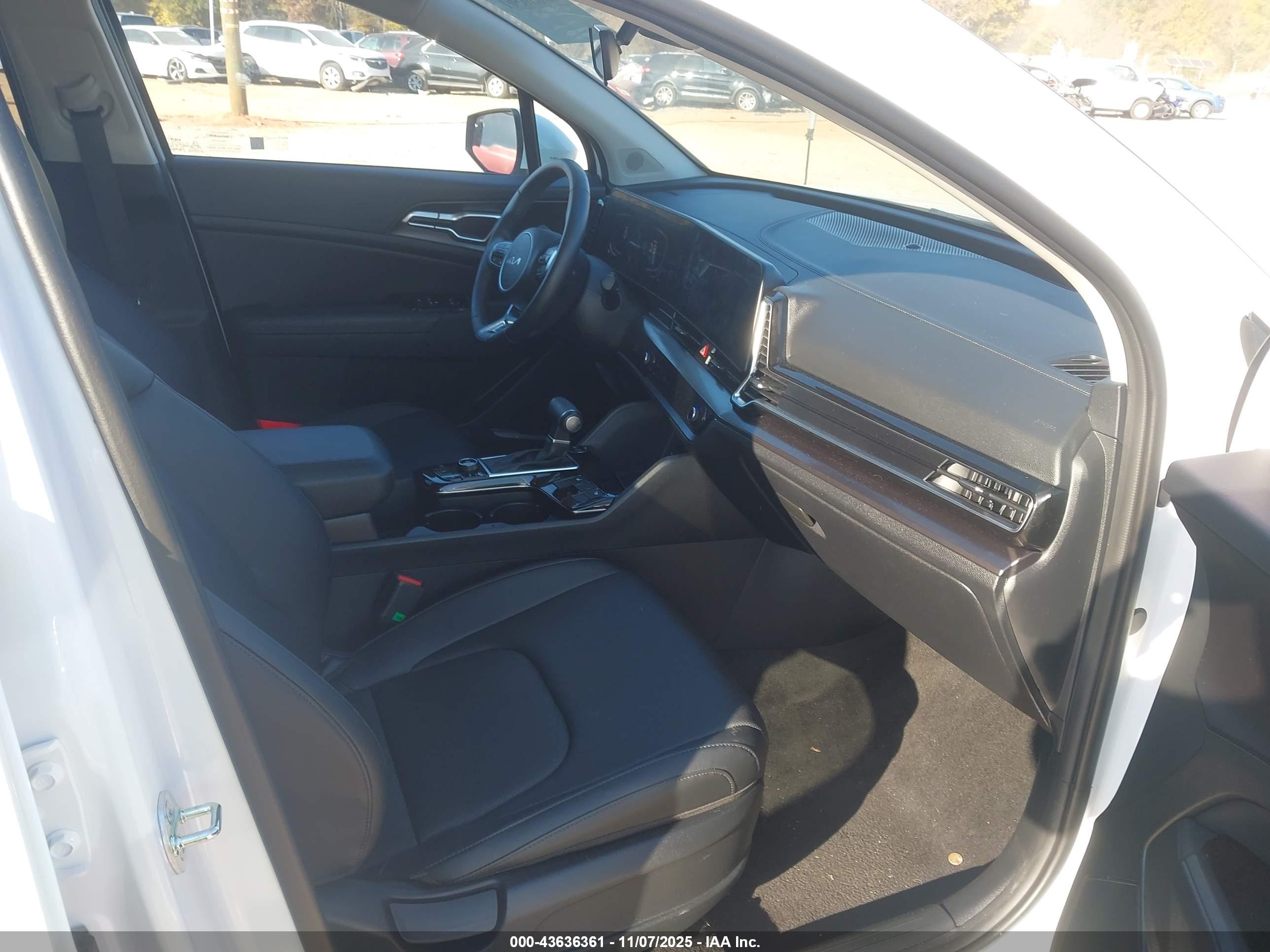 KIA SPORTAGE image 5