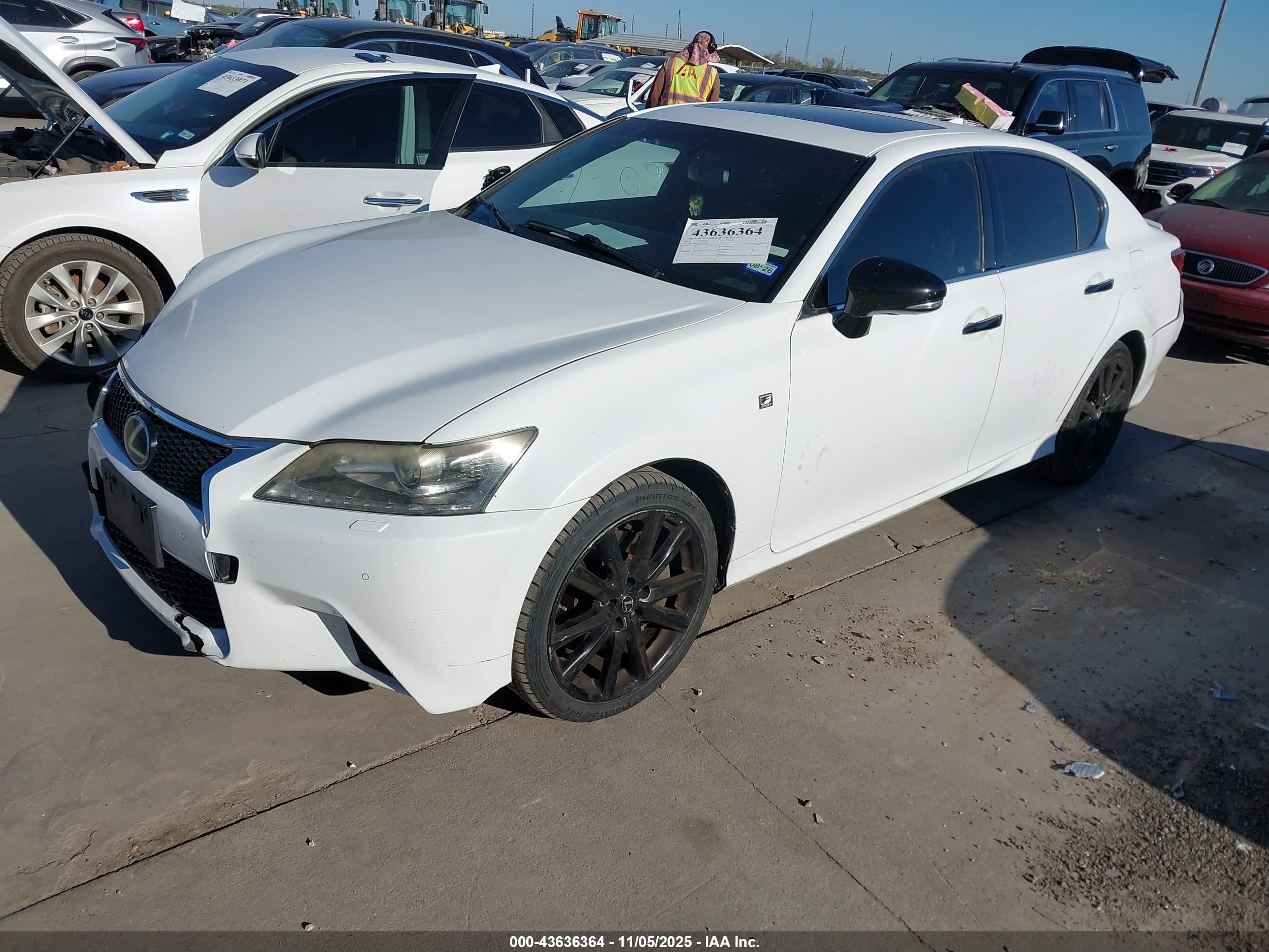LEXUS GS image 2