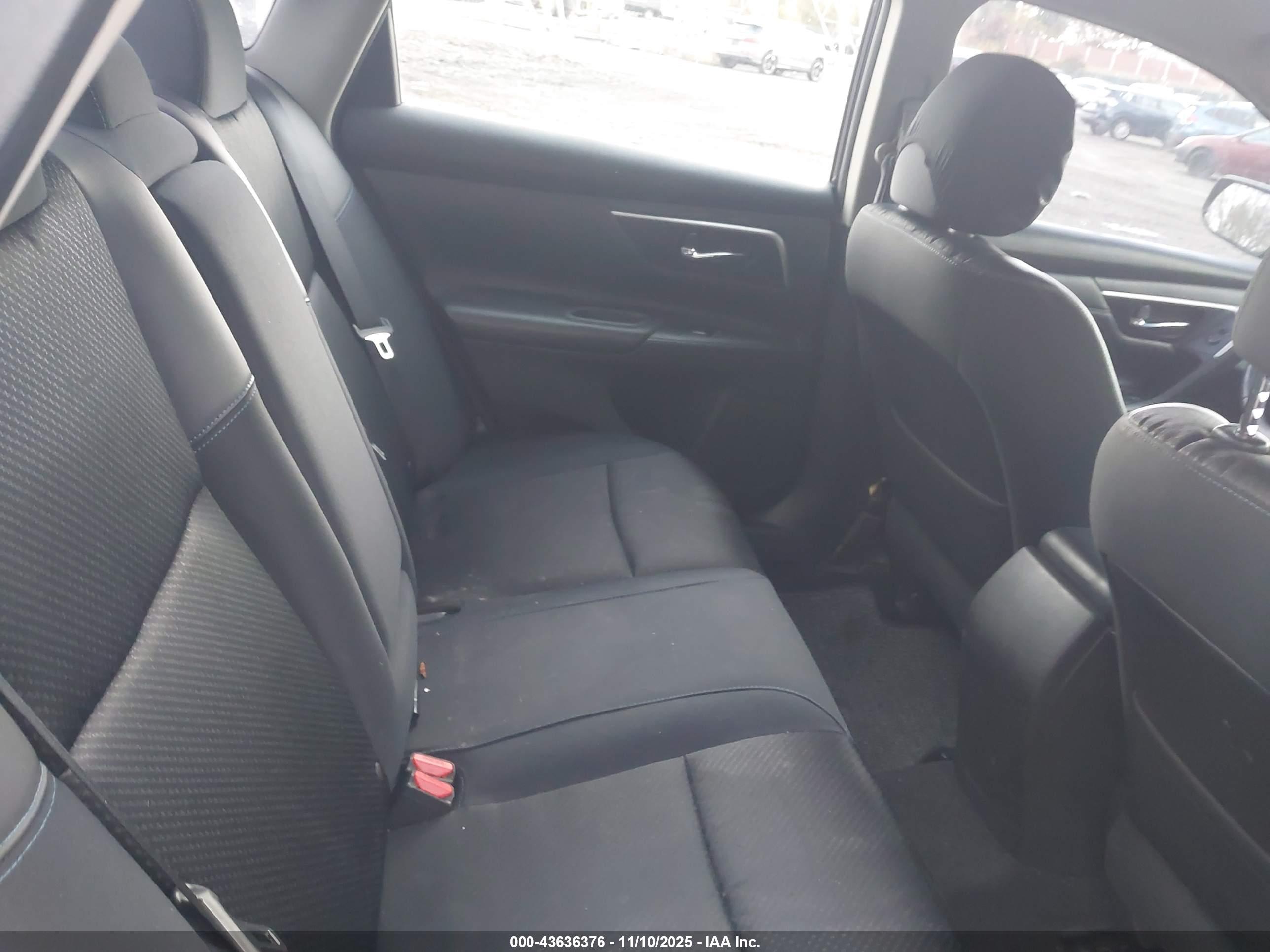NISSAN ALTIMA image 8