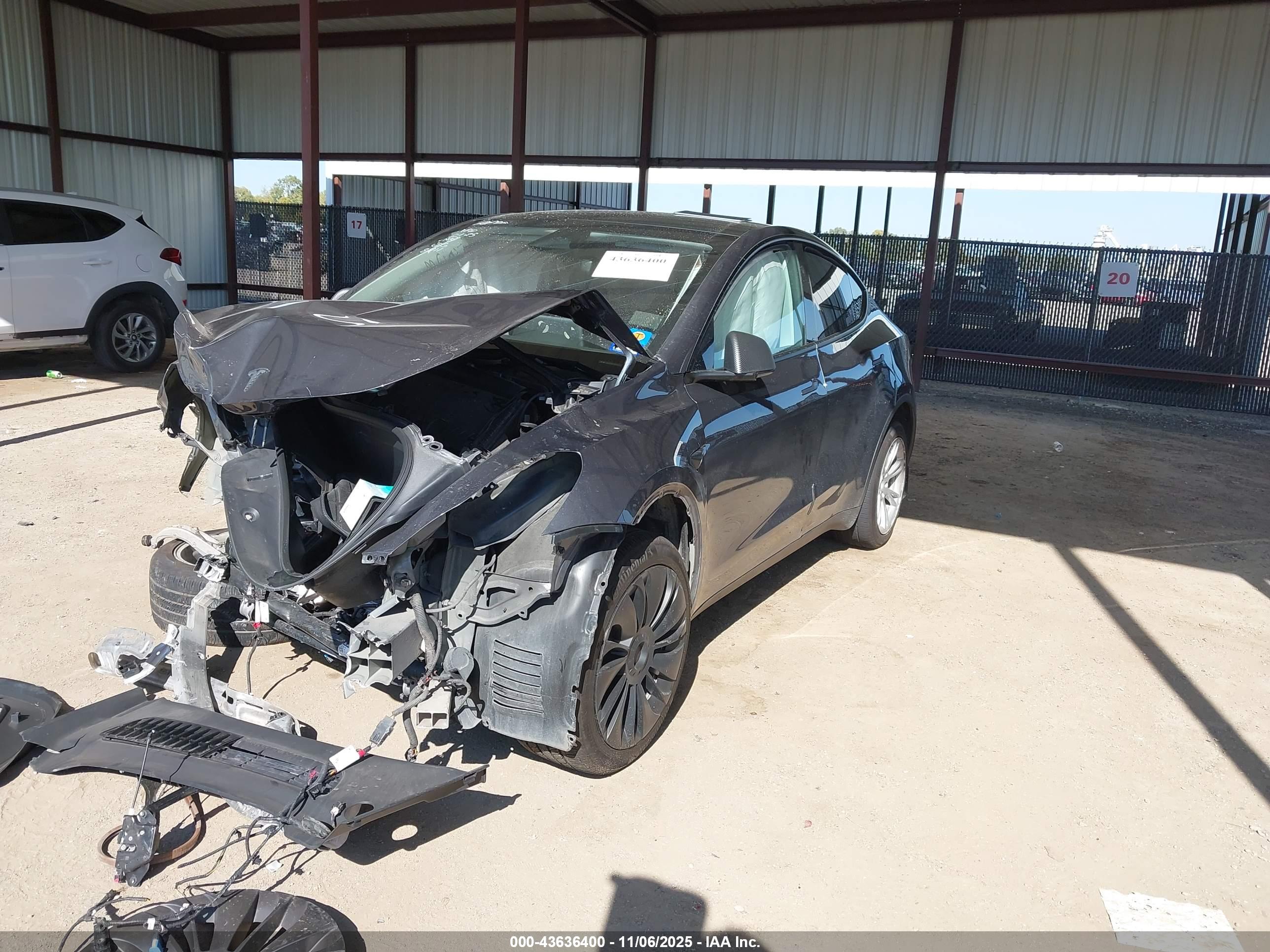 TESLA MODEL image 2