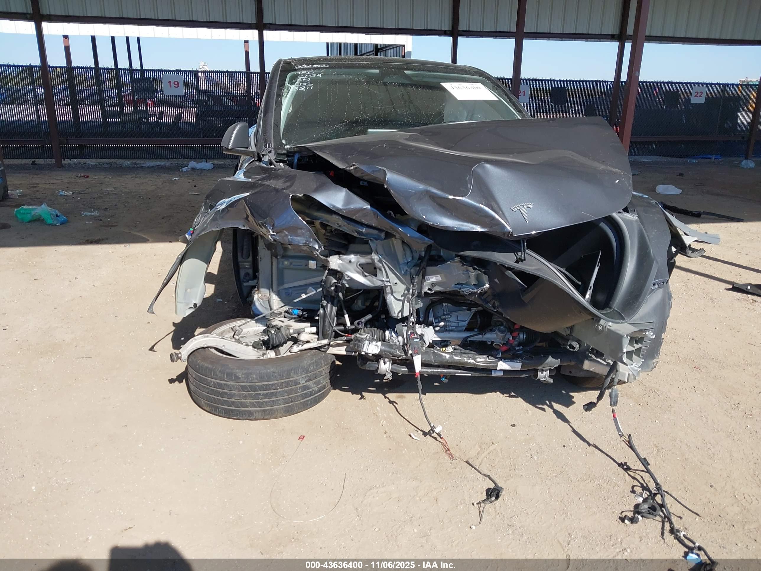 TESLA MODEL image 6