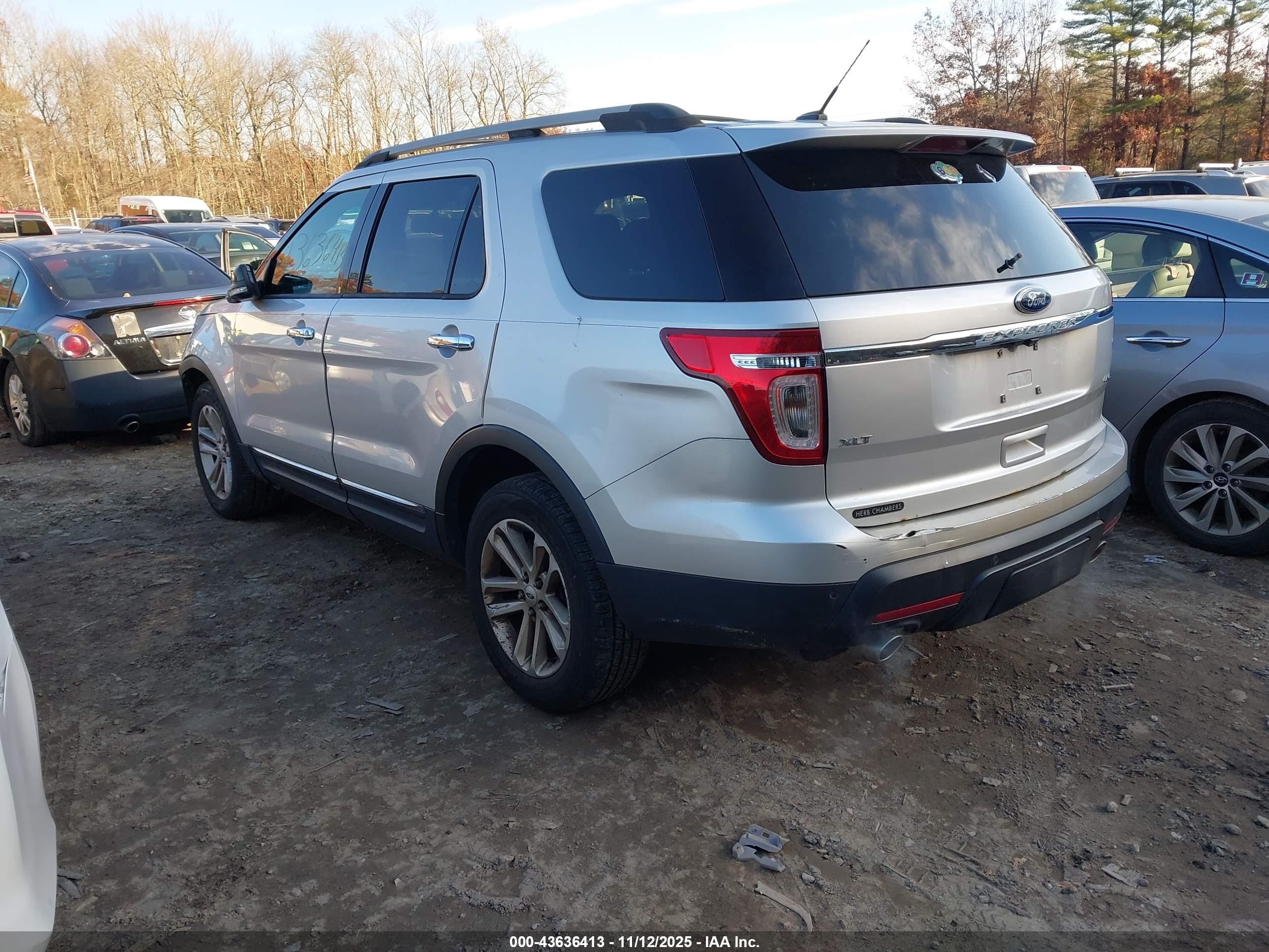 FORD EXPLORER image 3