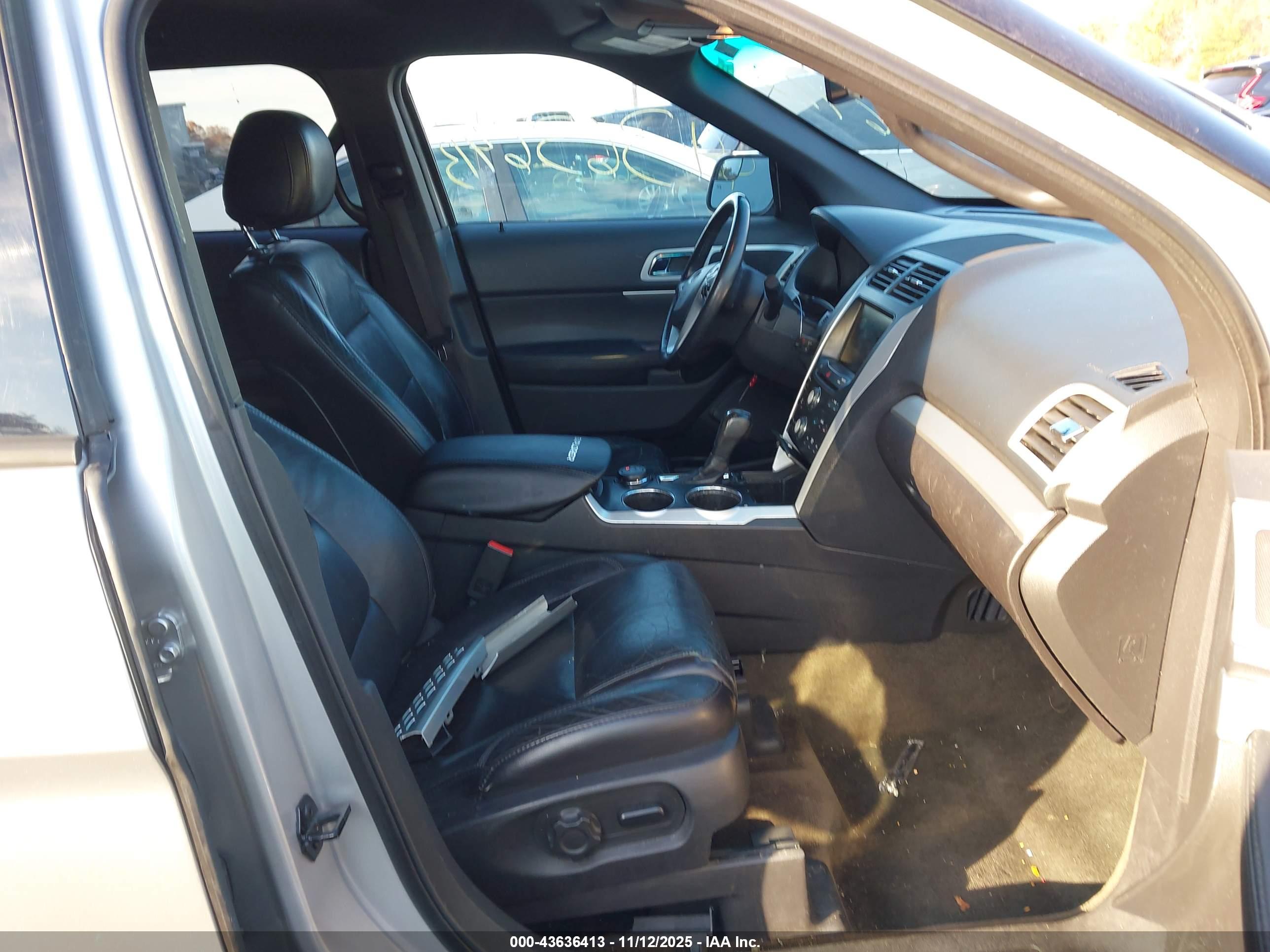 FORD EXPLORER image 5