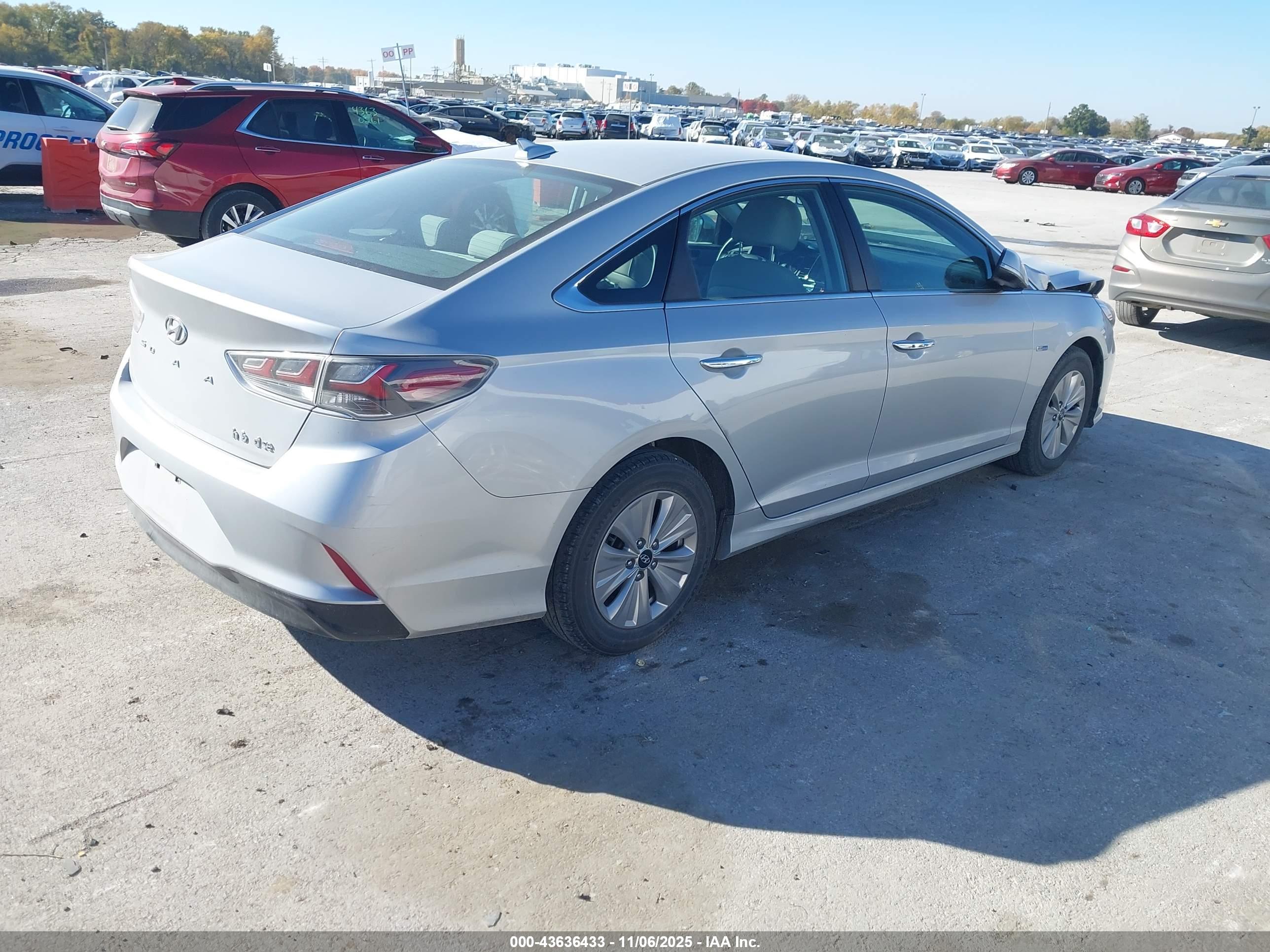 HYUNDAI SONATA image 4