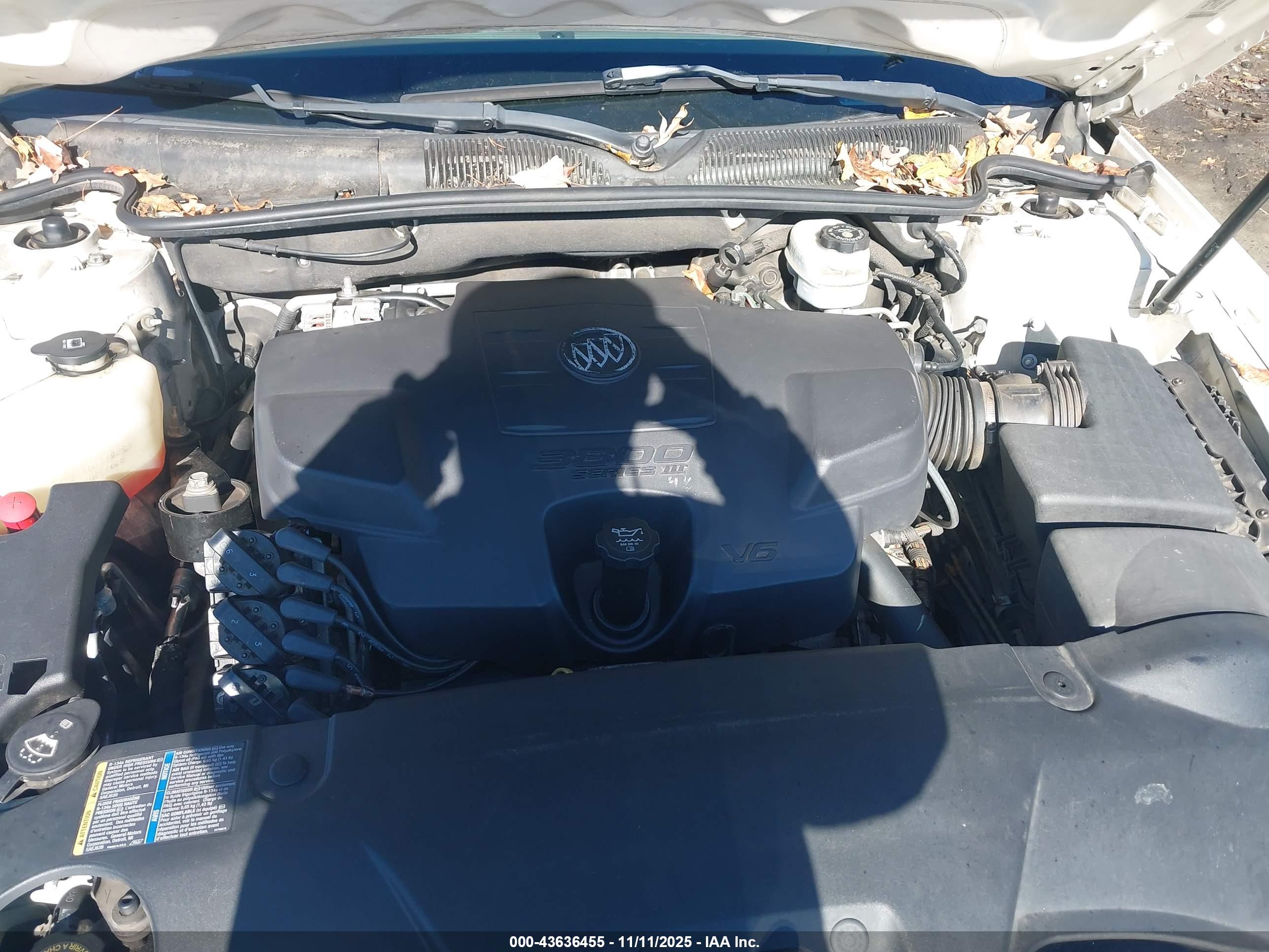 BUICK LUCERNE image 10