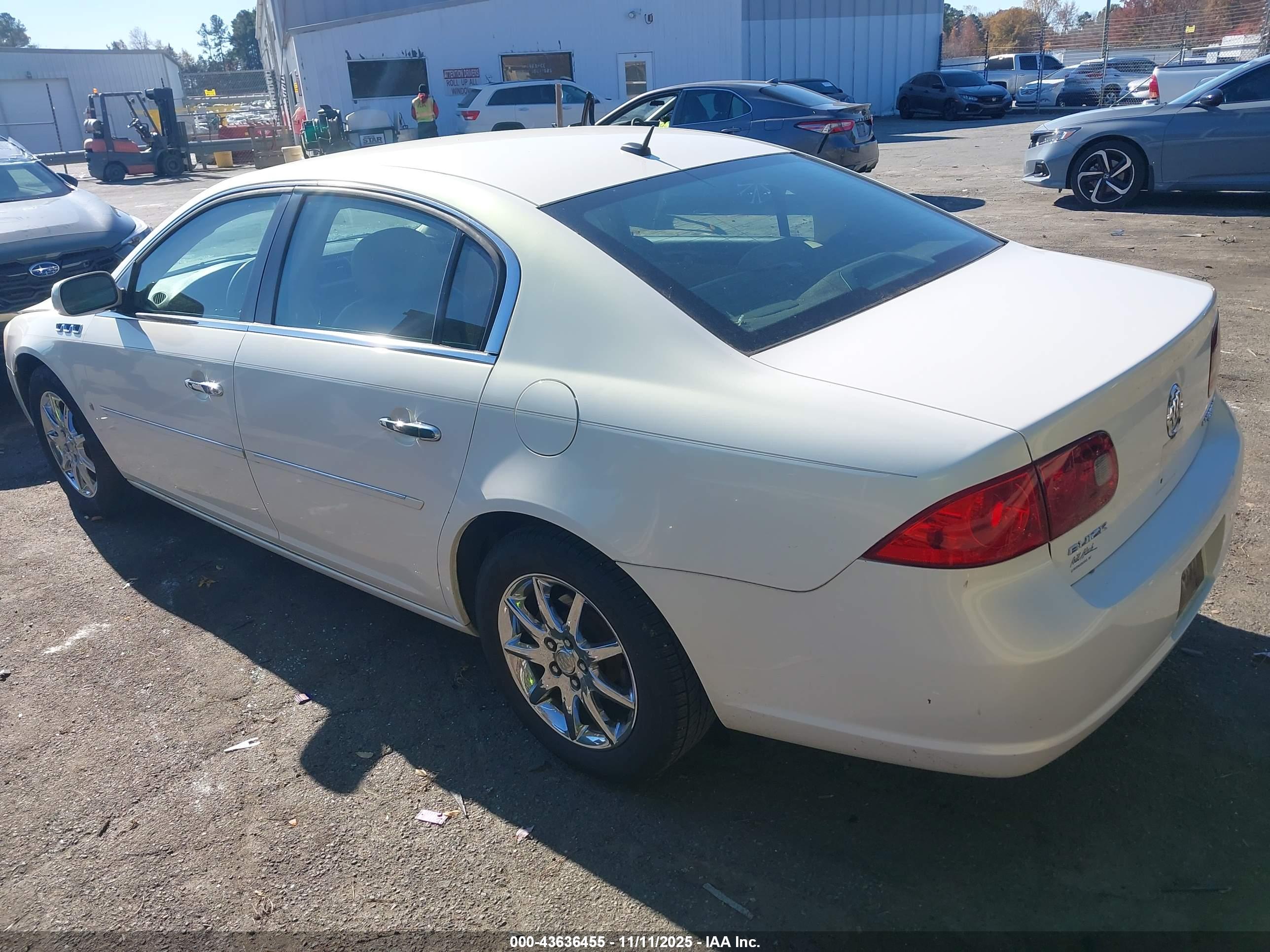 BUICK LUCERNE image 3