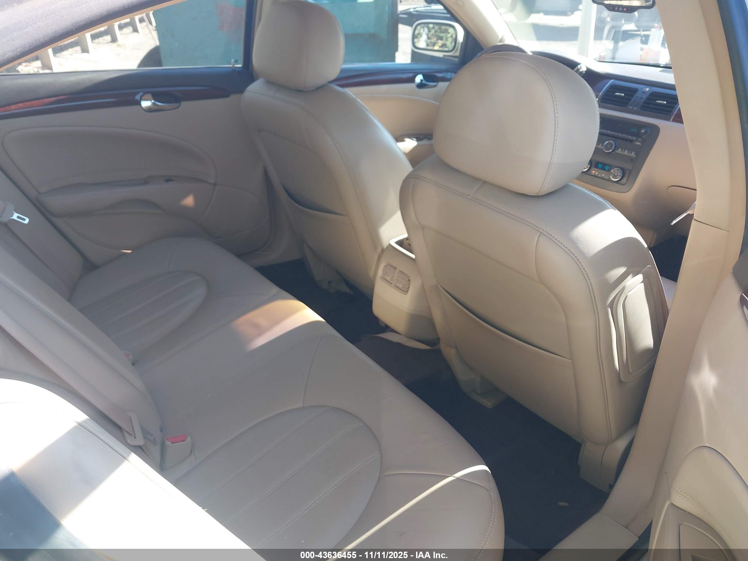BUICK LUCERNE image 8