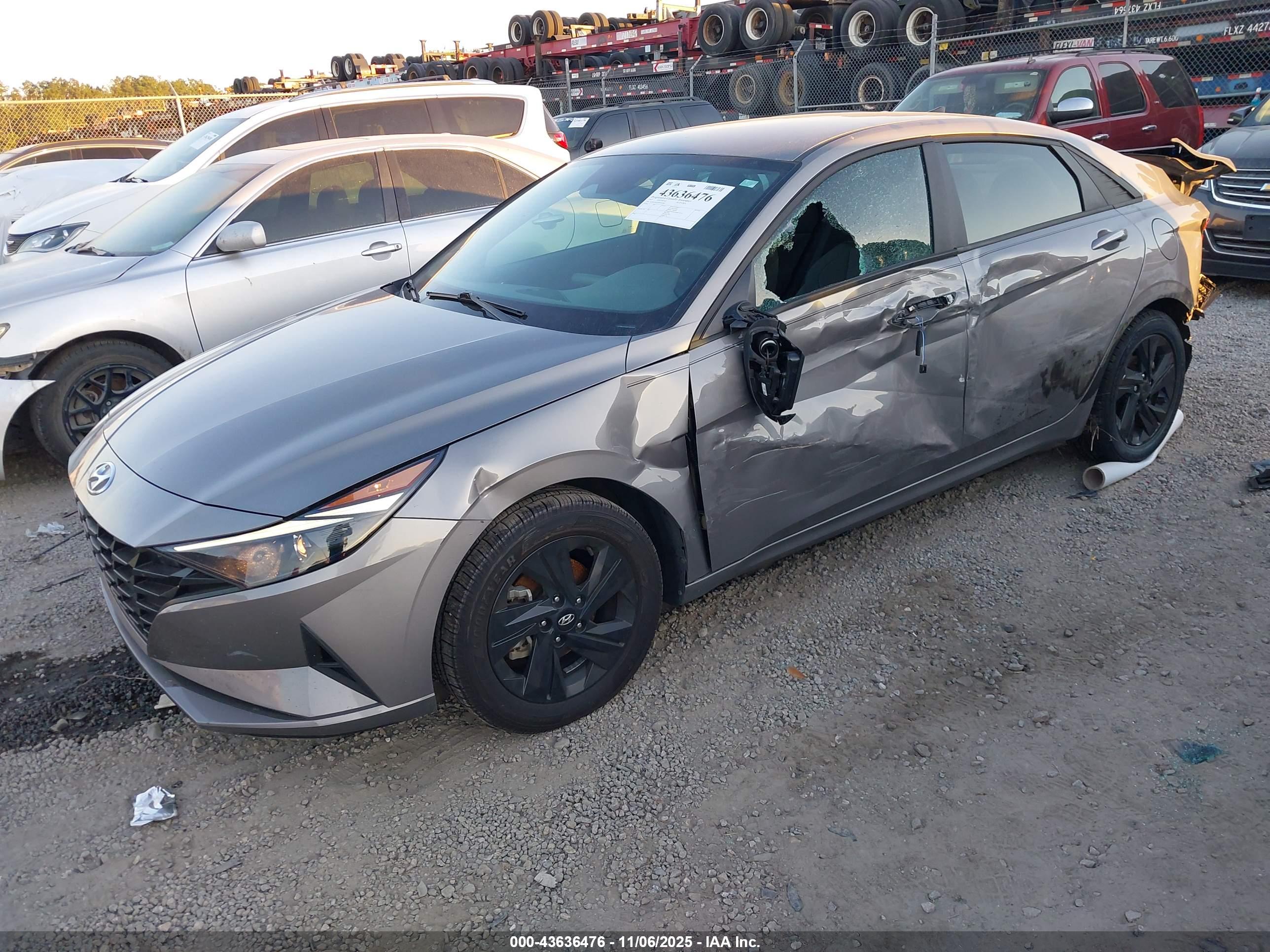HYUNDAI ELANTRA image 2
