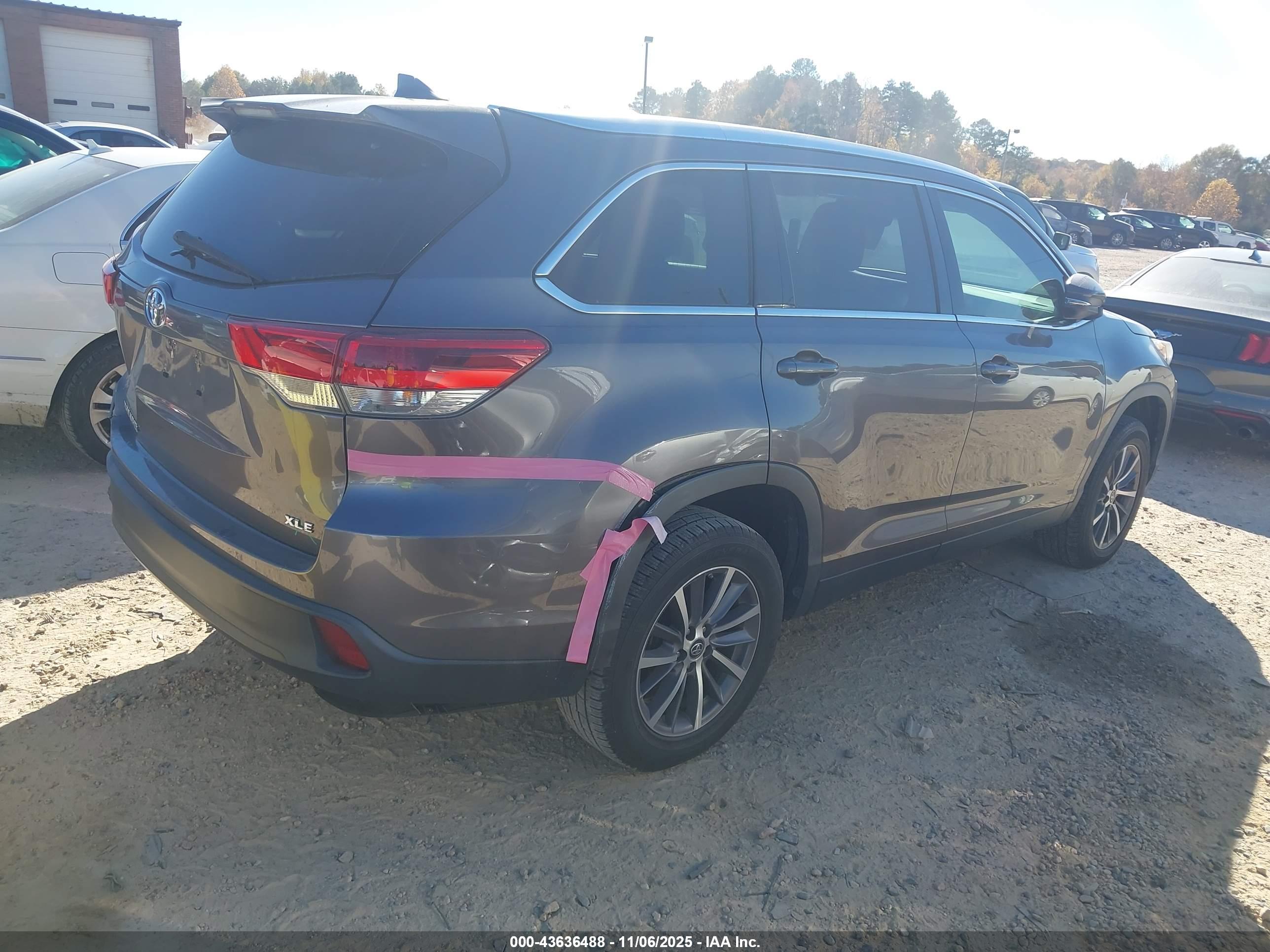 TOYOTA HIGHLANDER image 4