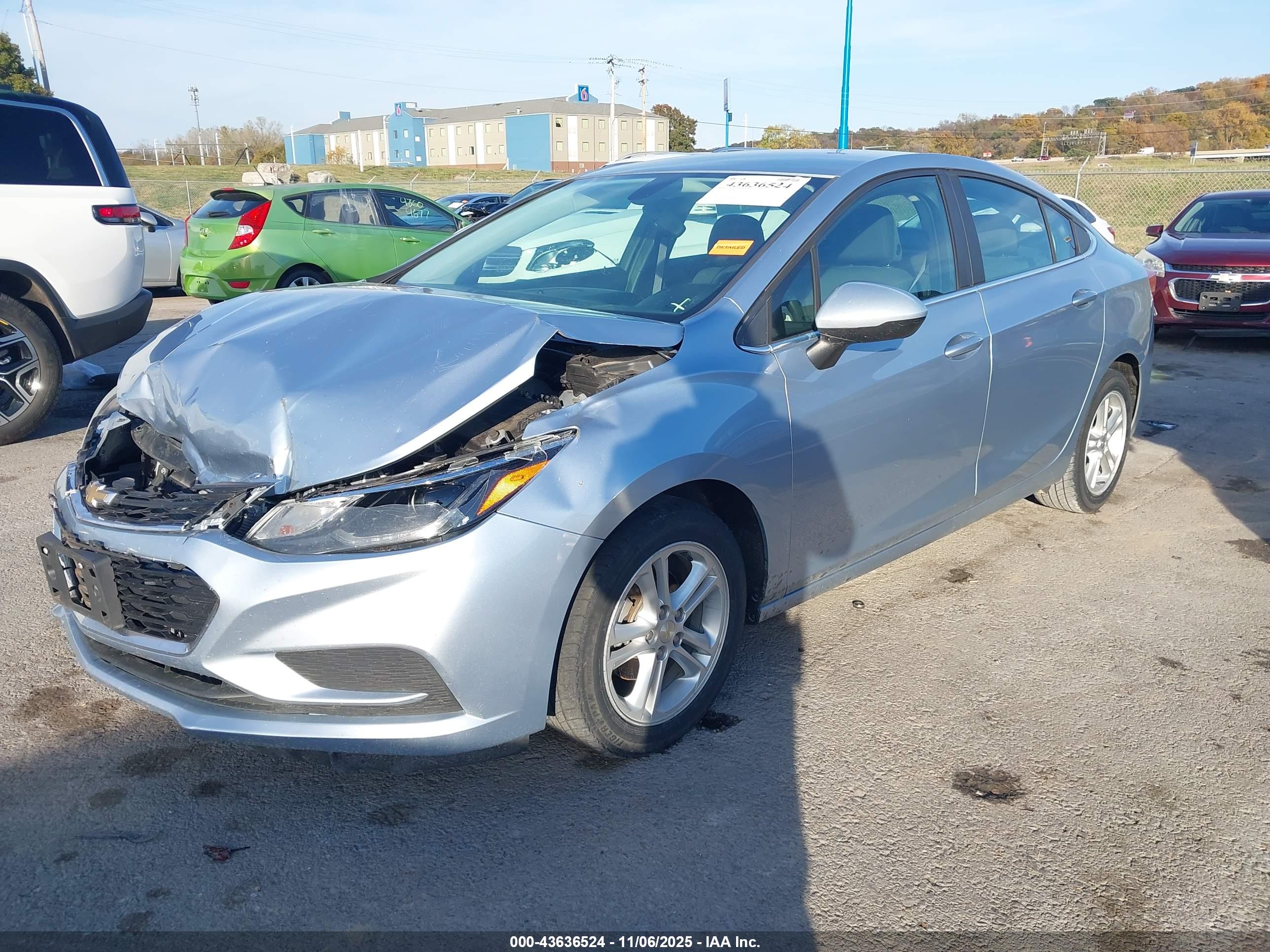 CHEVROLET CRUZE image 2