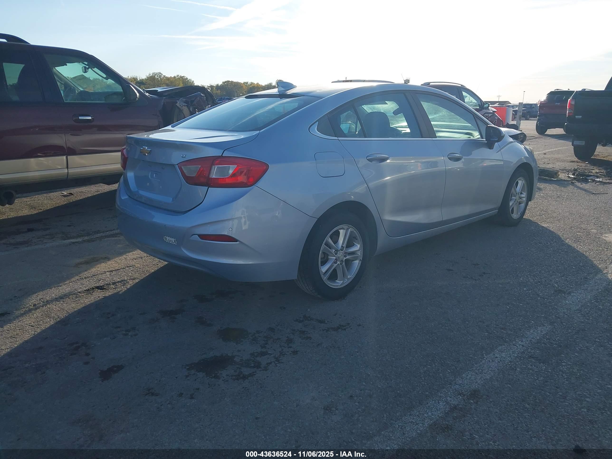 CHEVROLET CRUZE image 4