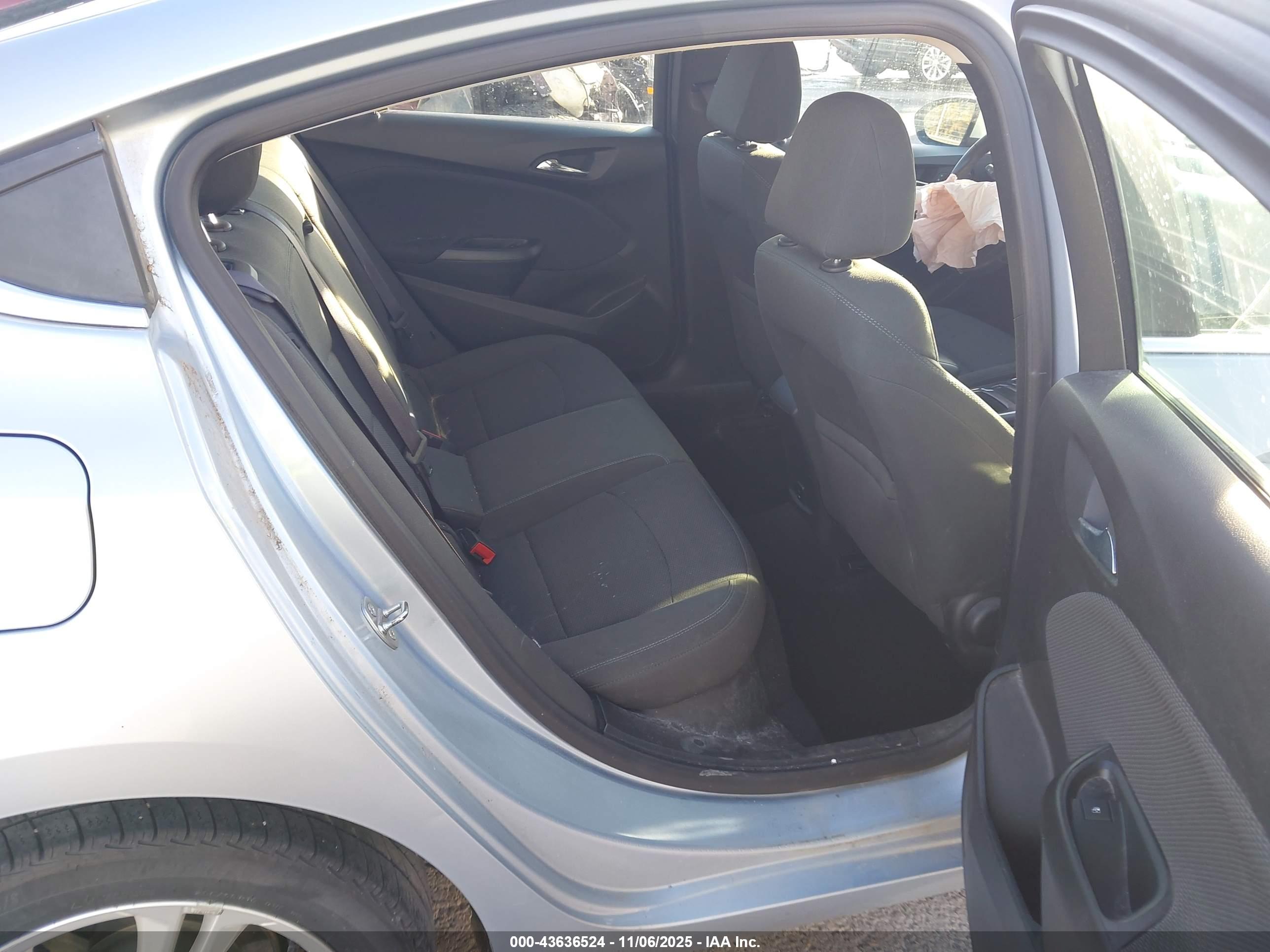 CHEVROLET CRUZE image 8