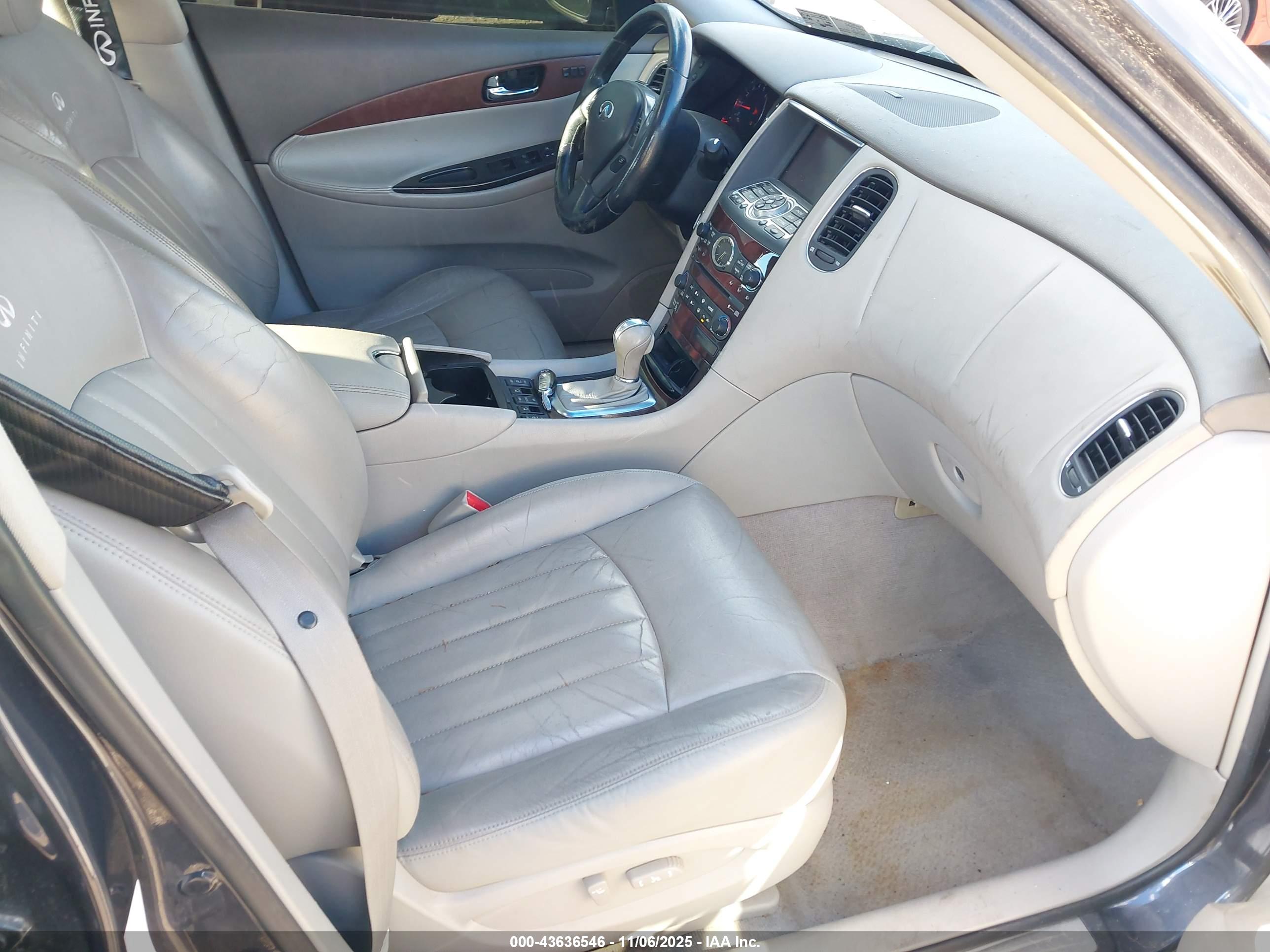 INFINITI EX35 image 5