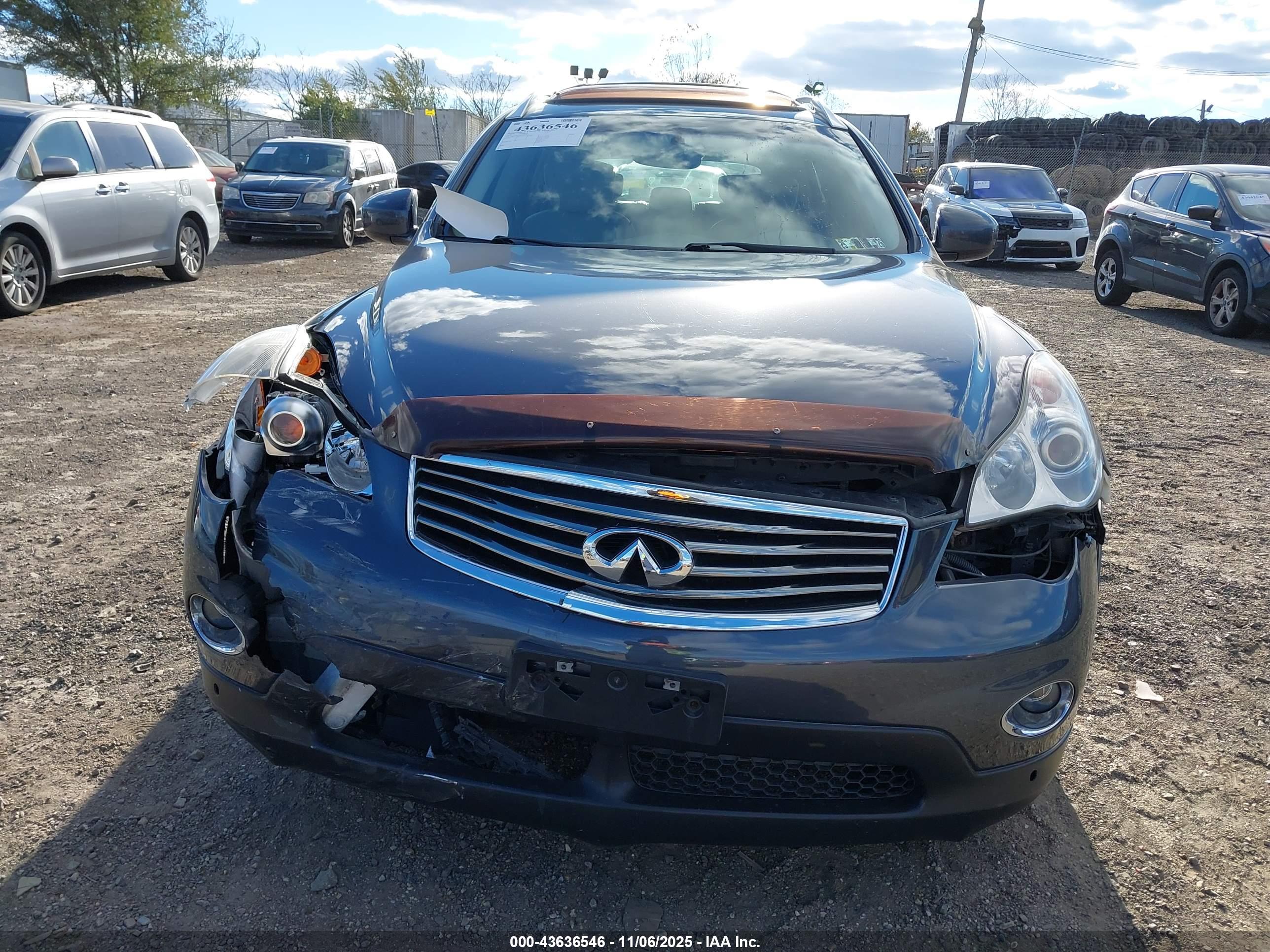 INFINITI EX35 image 6