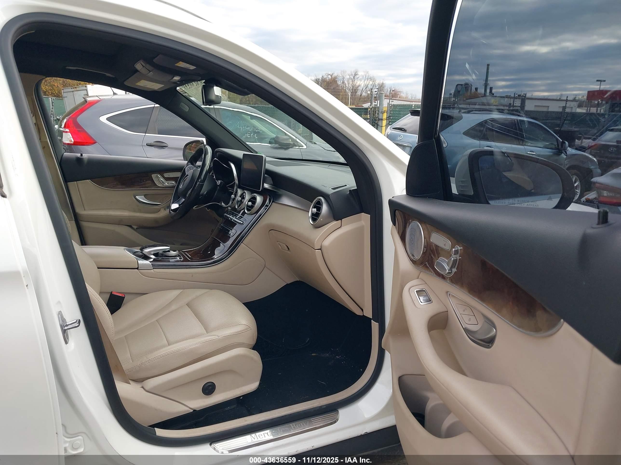 MERCEDES-BENZ GLC image 5