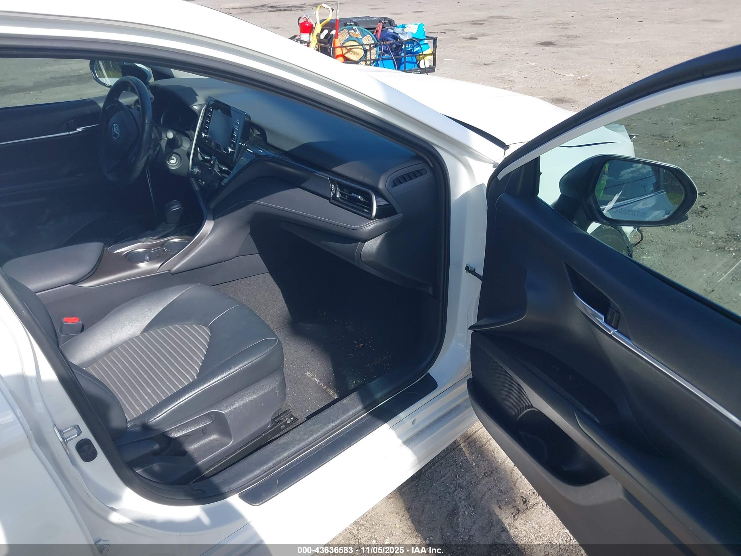 TOYOTA CAMRY image 5