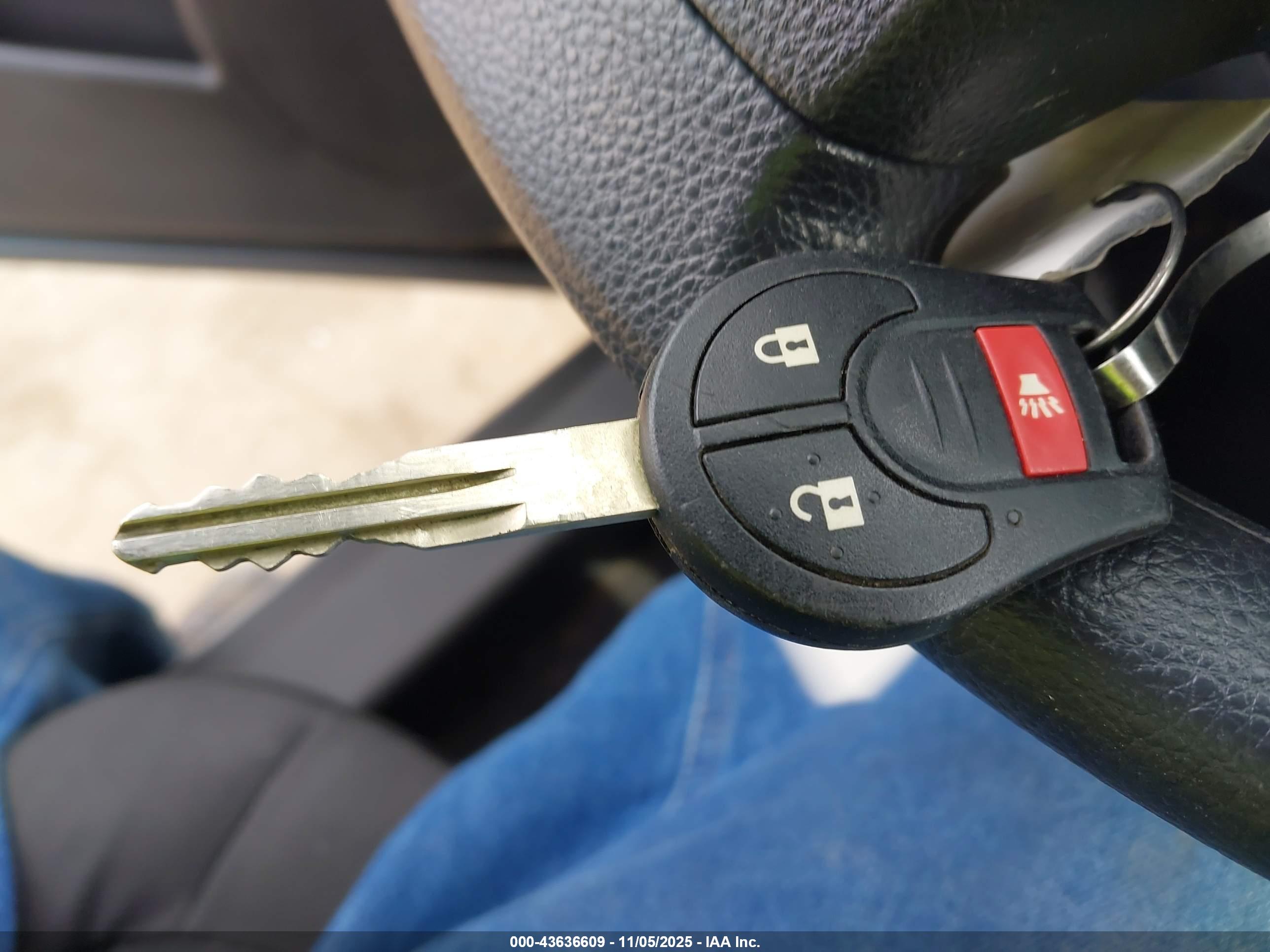 NISSAN ROGUE image 11