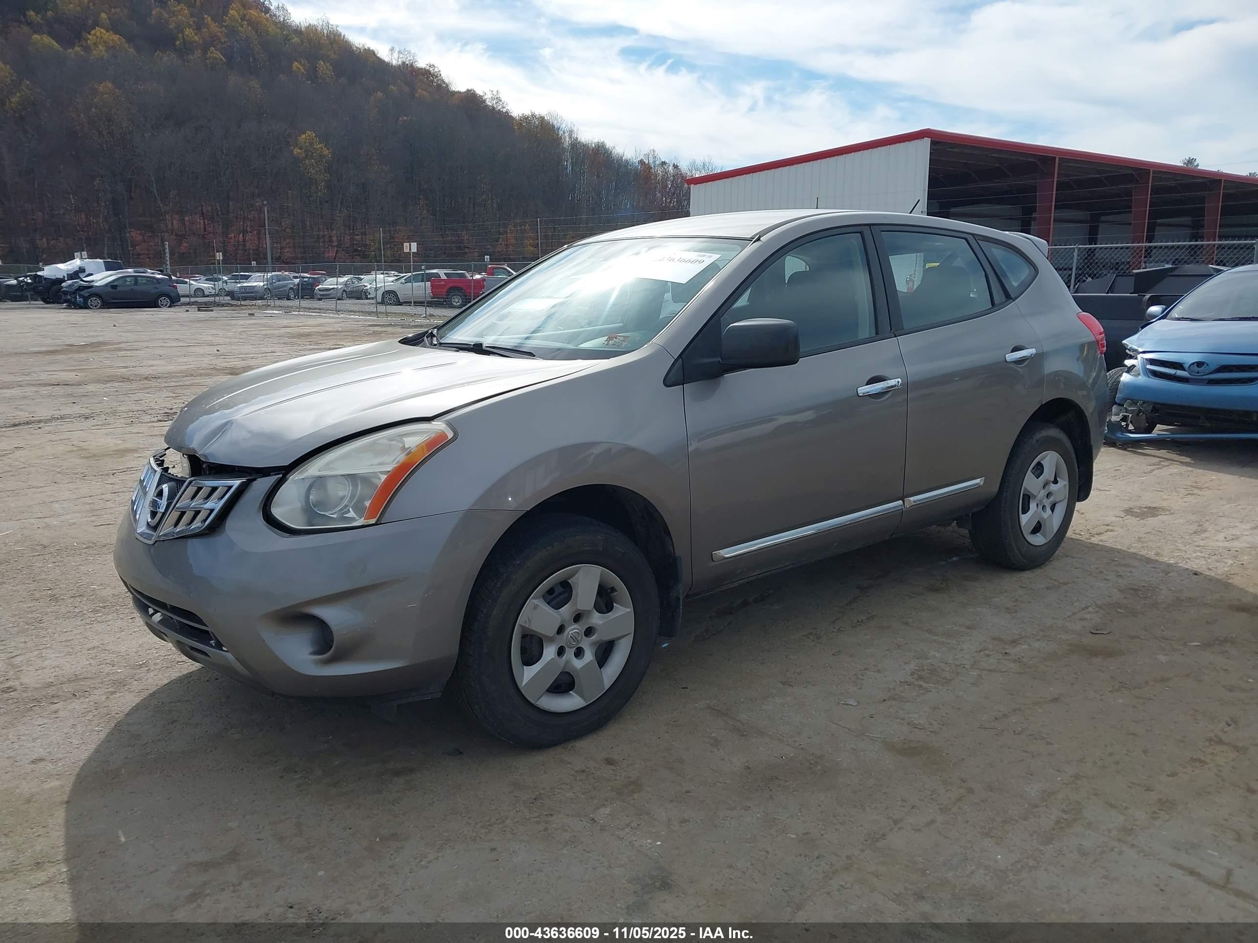NISSAN ROGUE image 2