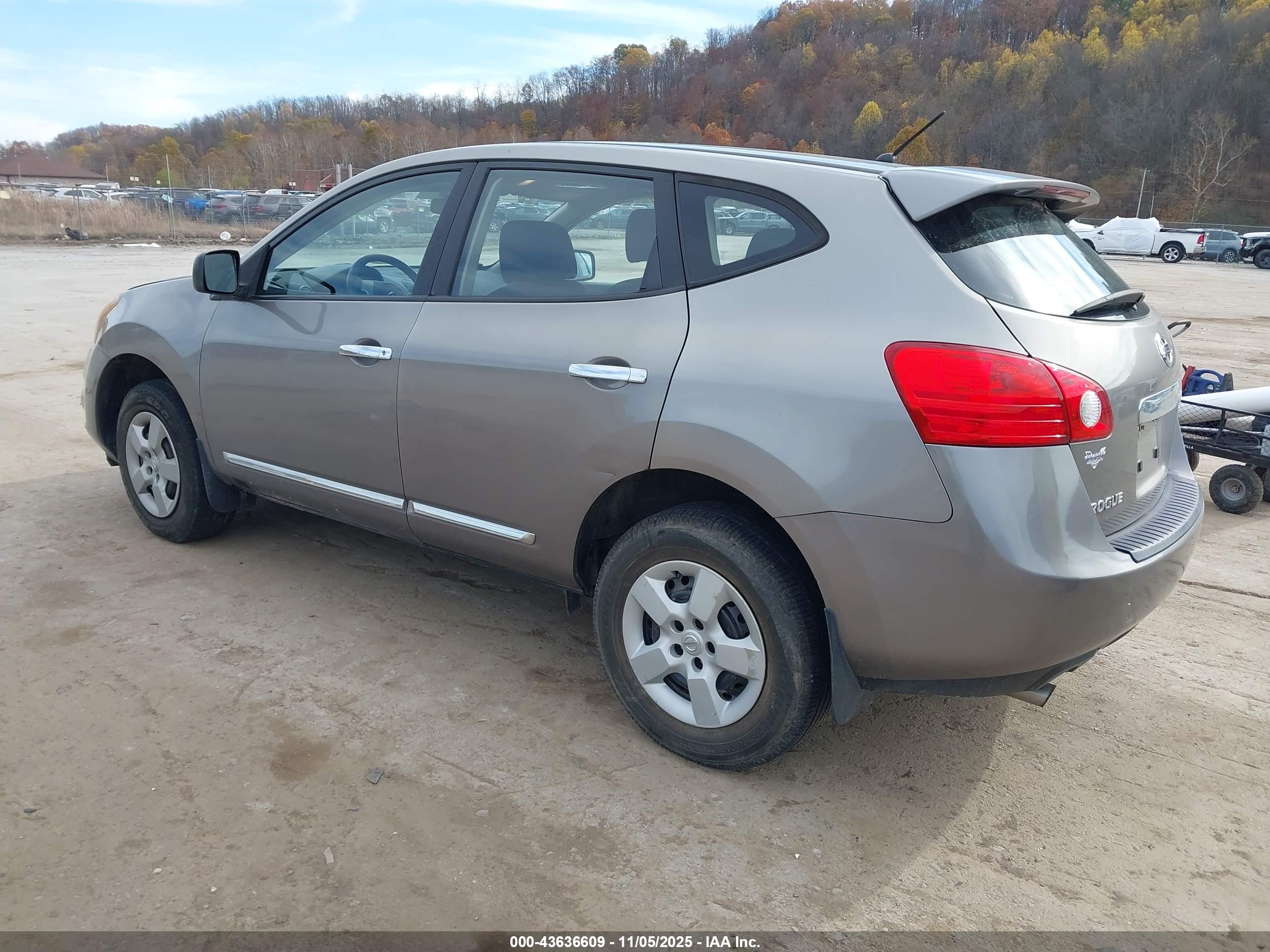 NISSAN ROGUE image 3